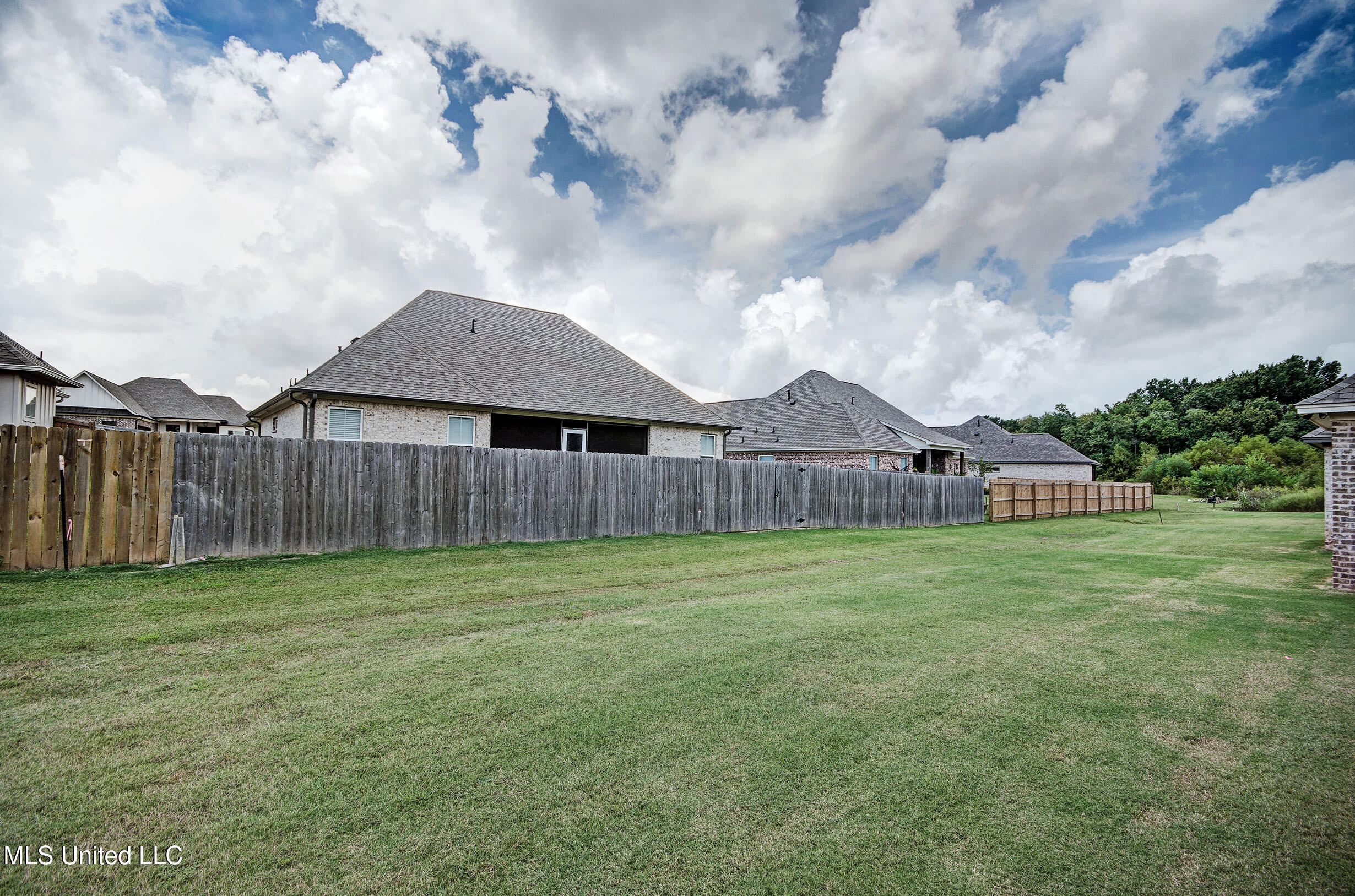 111 Southern Oak Way Property Photo 13