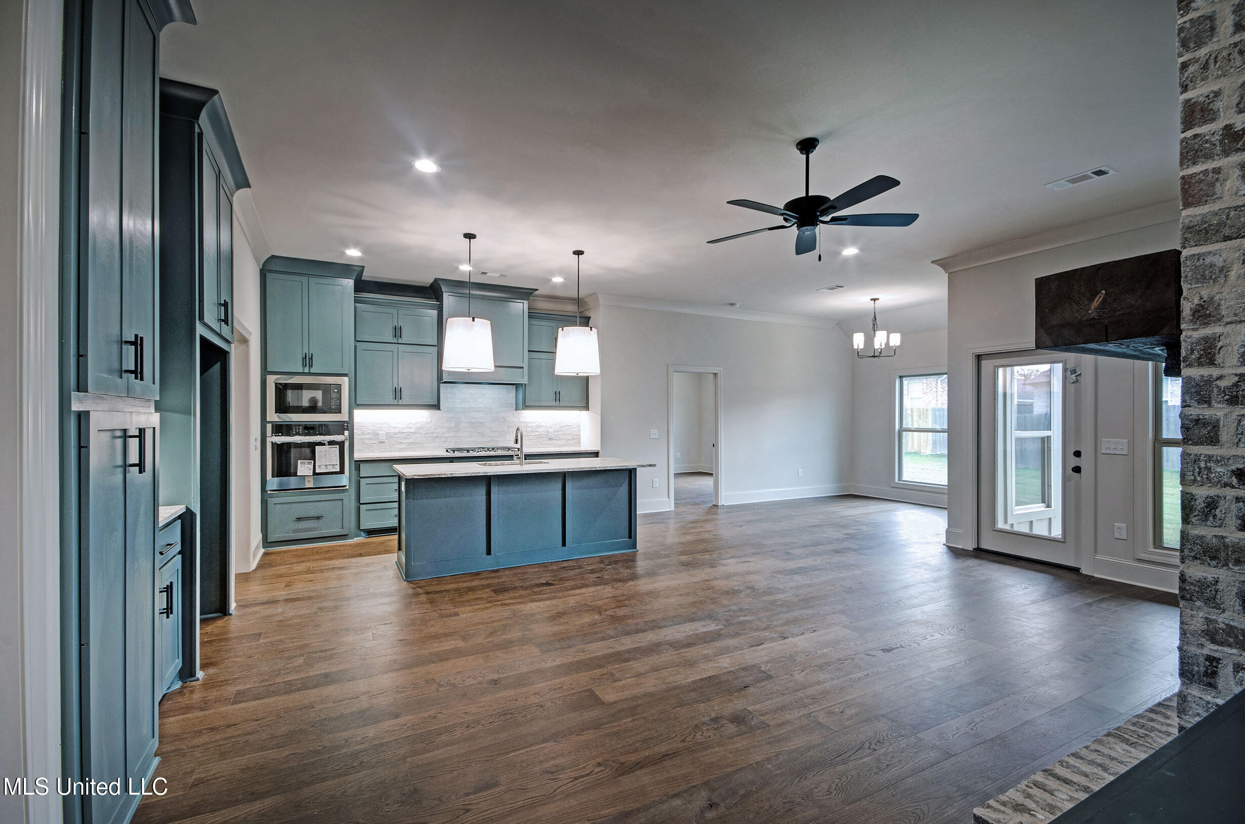 111 Southern Oak Way Property Photo 15