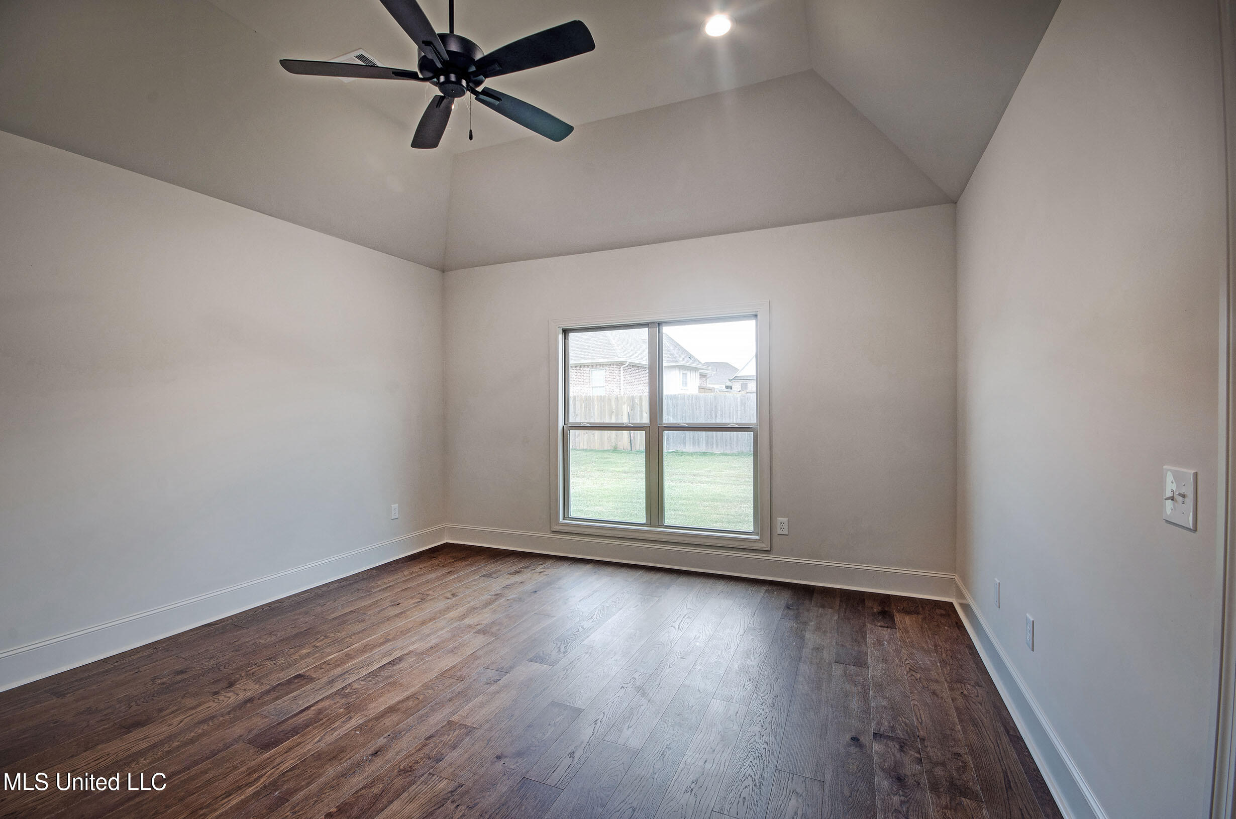 111 Southern Oak Way Property Photo 30