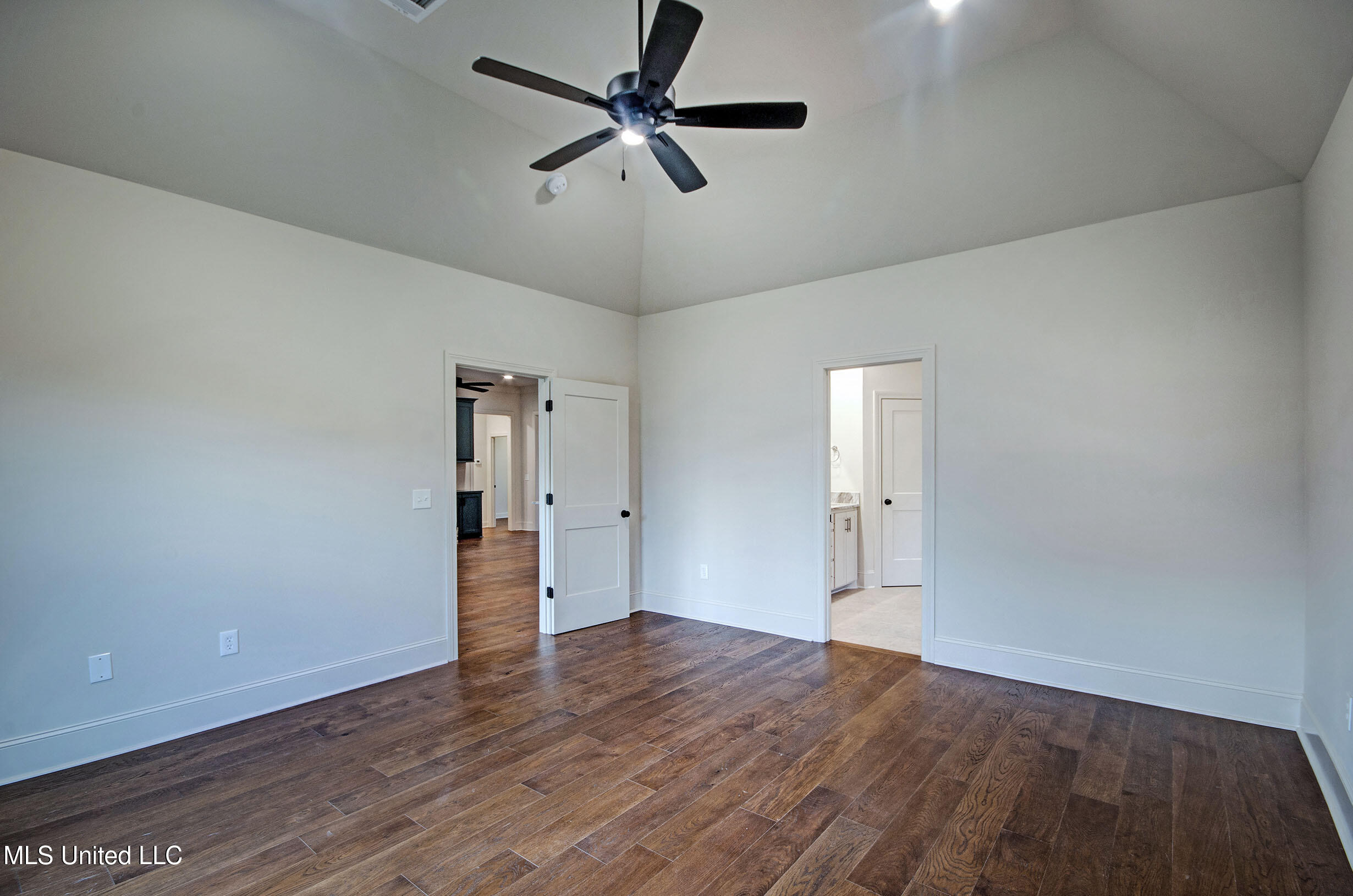 111 Southern Oak Way Property Photo 31