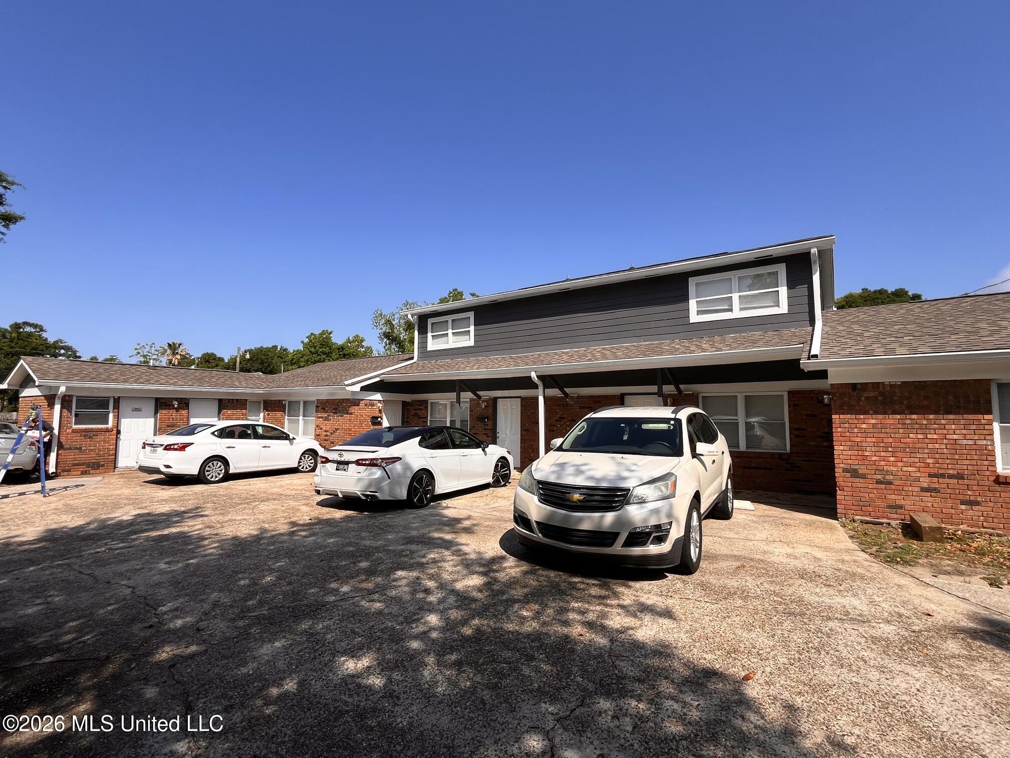 807 Hardy Avenue Property Photo 3