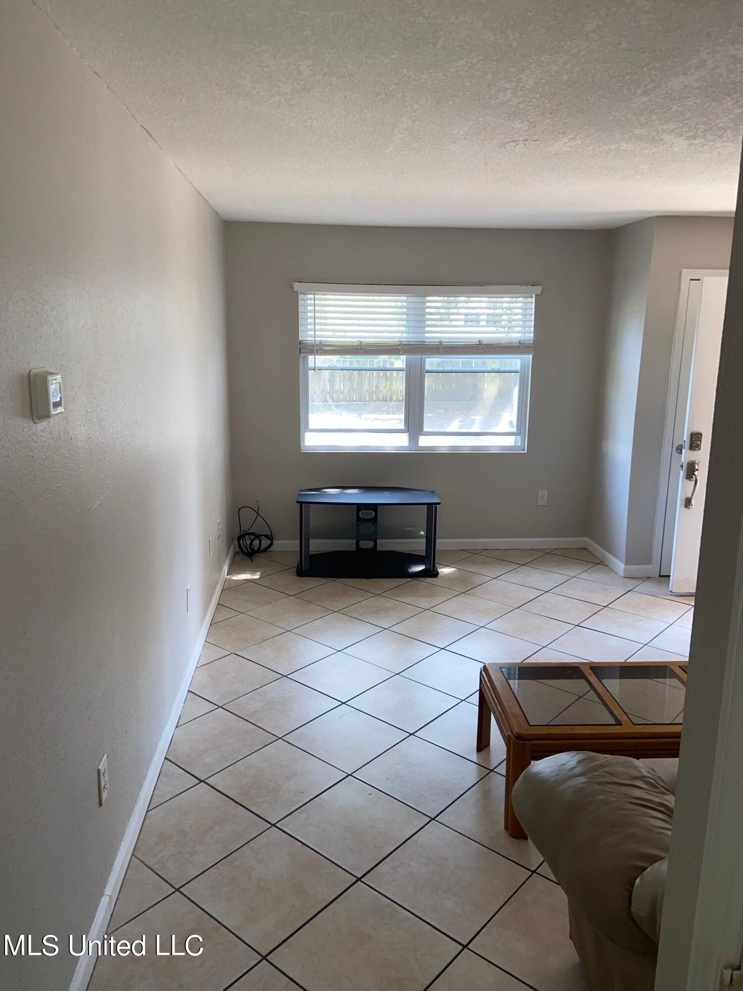 807 Hardy Avenue Property Photo 8