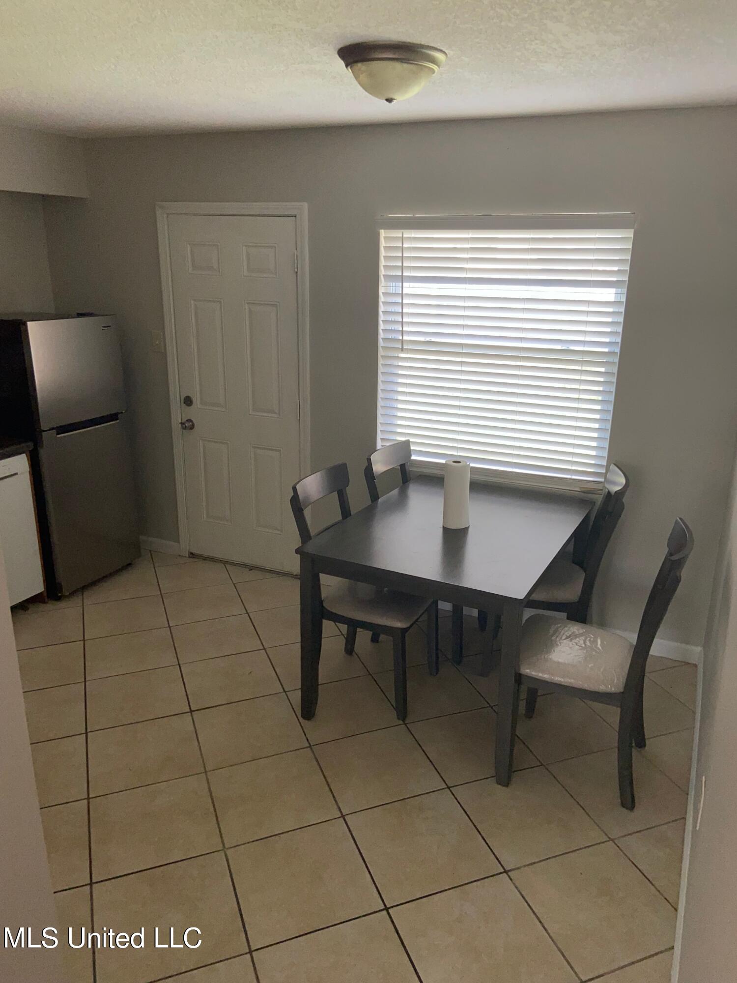 807 Hardy Avenue Property Photo 9