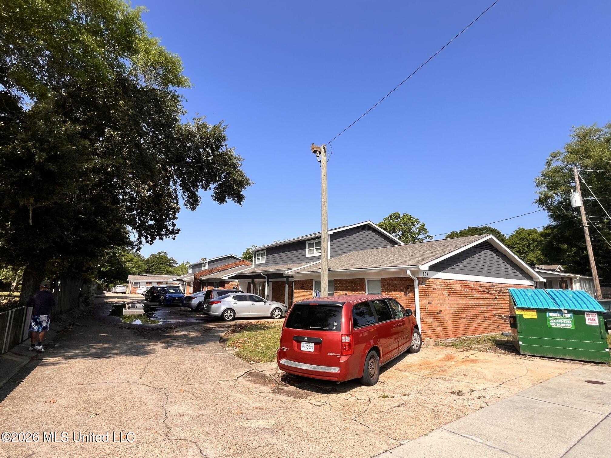 807 Hardy Avenue Property Photo 9