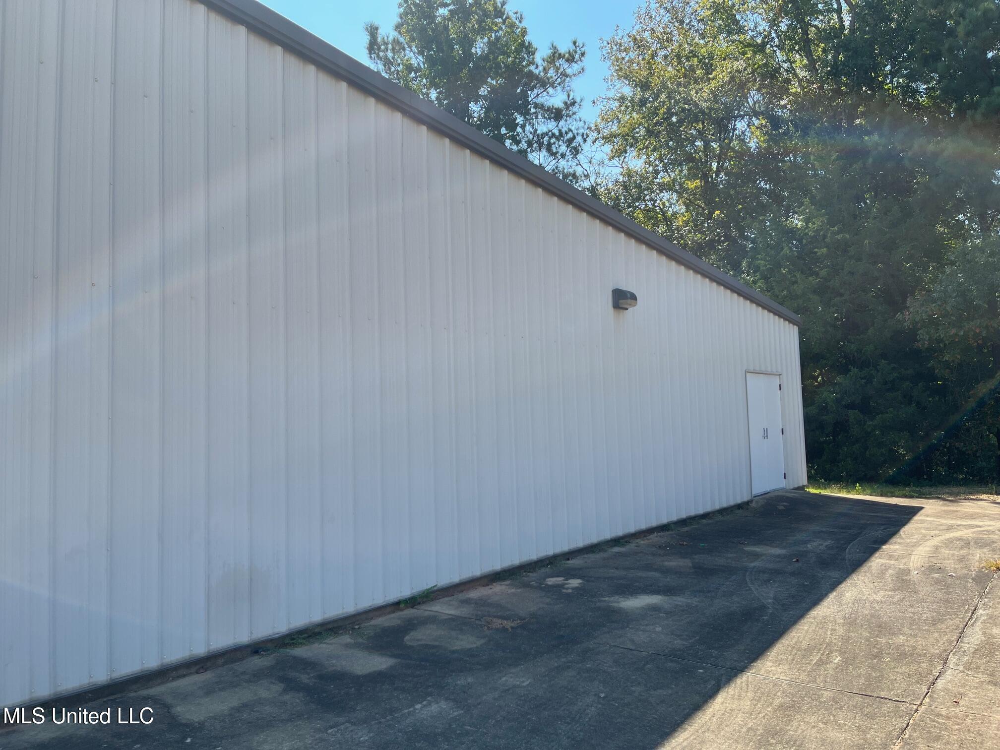 147 W Freedom Drive Property Photo 5