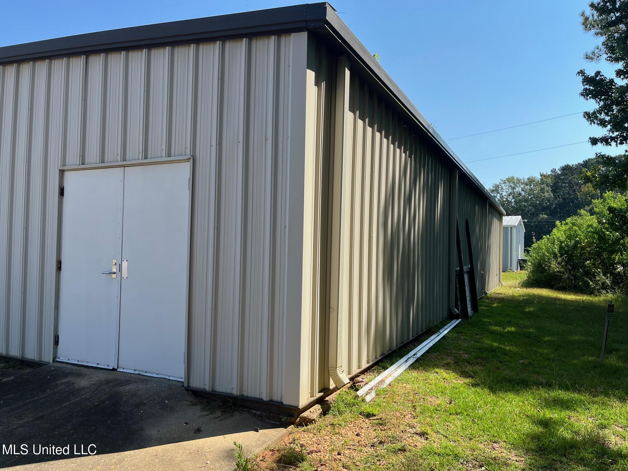 147 W Freedom Drive Property Photo 6