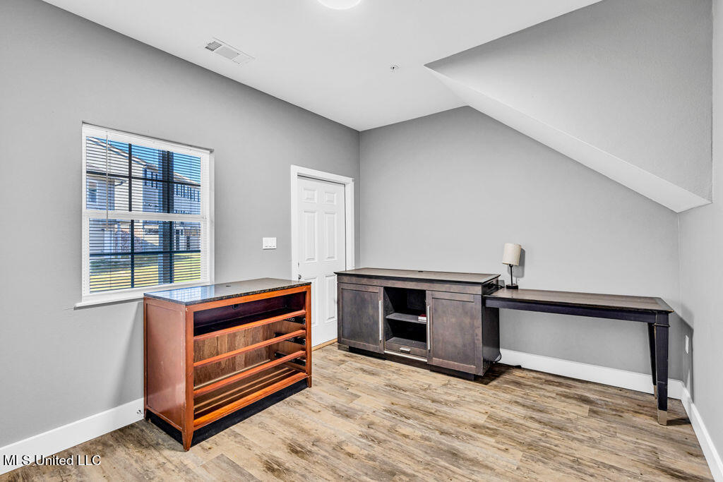 103 E Orchard Loop Property Photo 4