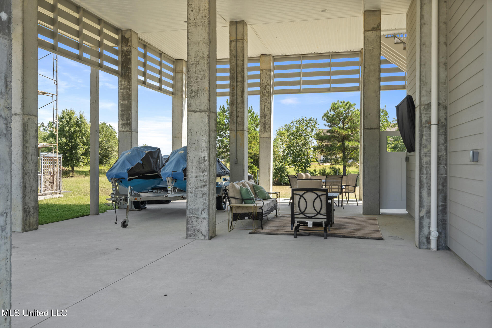 1322 Enos Street Property Photo 20