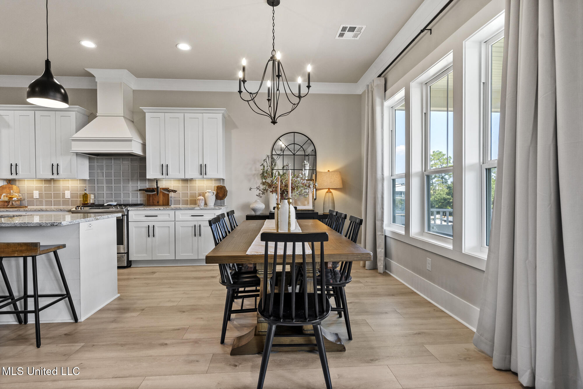 1322 Enos Street Property Photo 37