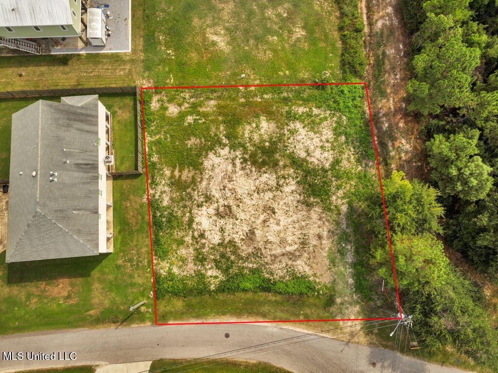 439 Sears Avenue Property Photo 2