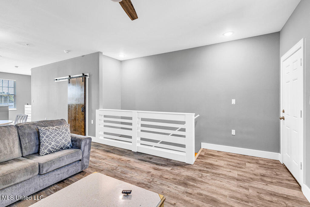 112 E Orchard Loop Property Photo 4