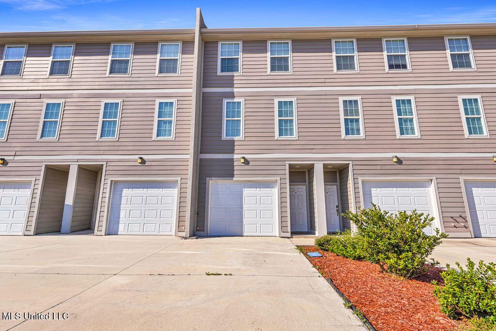 109 E Orchard Loop Property Photo 1