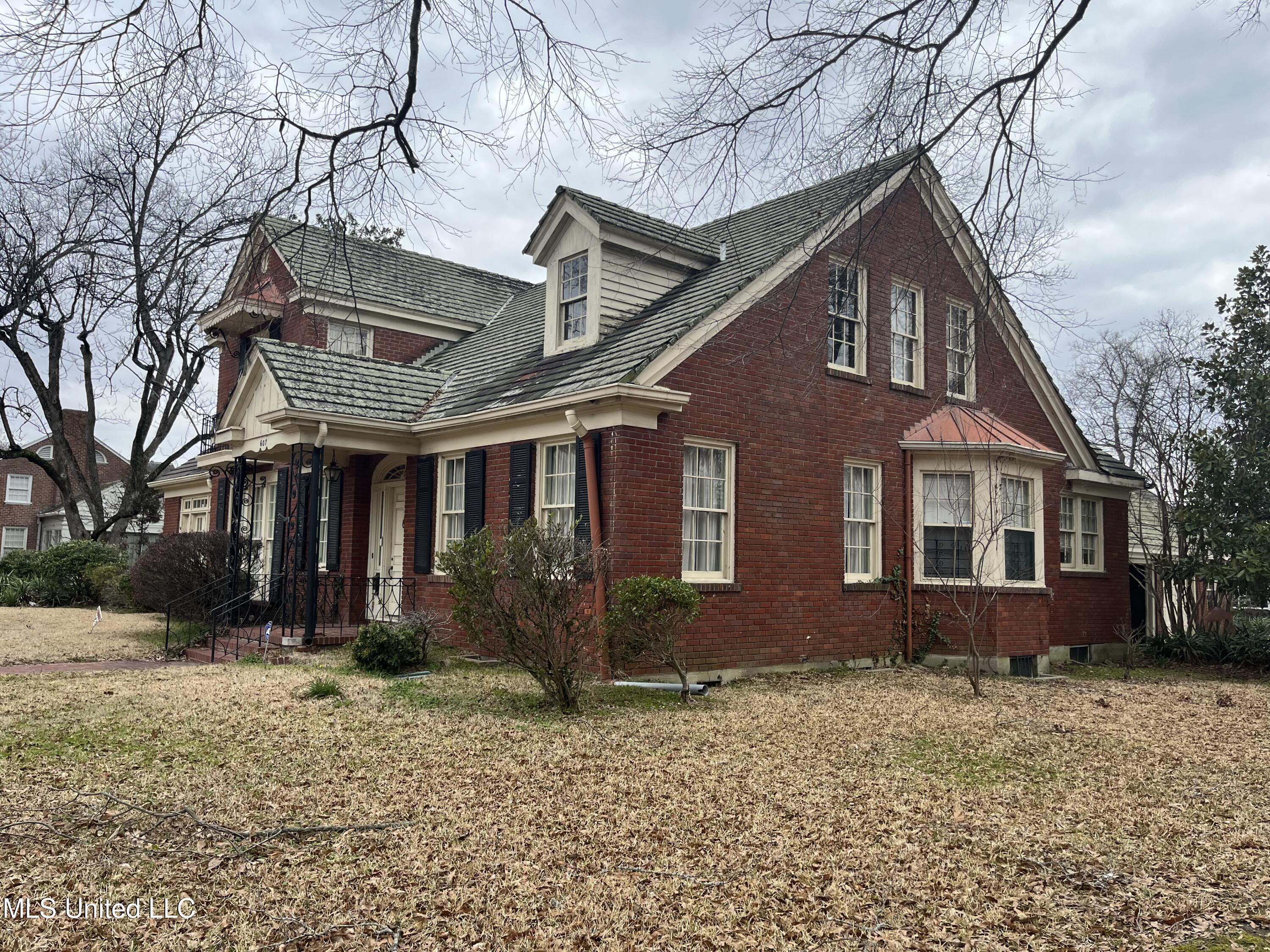 607 W 2nd Street Property Photo 6