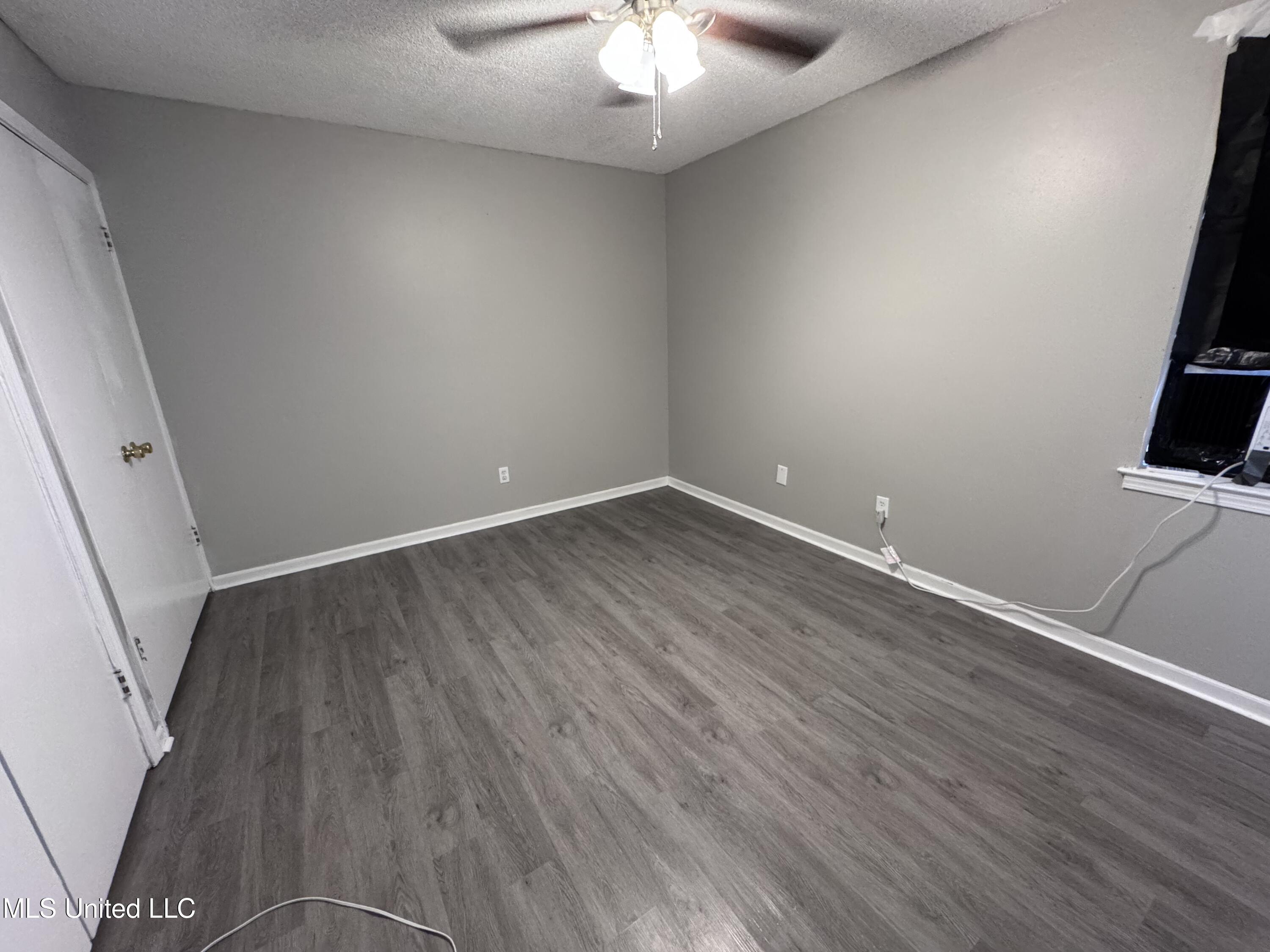 8355 Greenbrook Parkway Property Photo 10