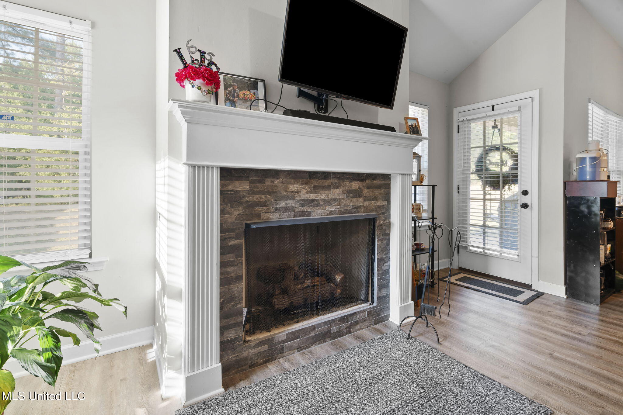 2722 Dela Drive Property Photo 20