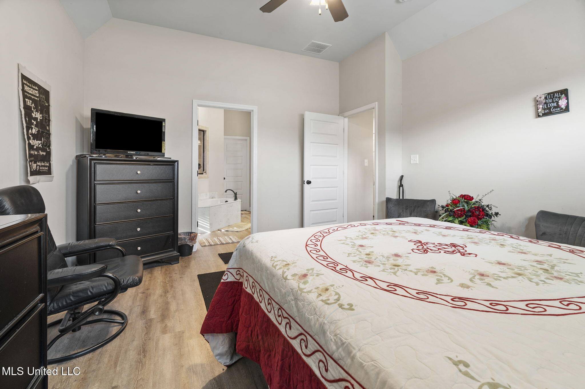 2722 Dela Drive Property Photo 23