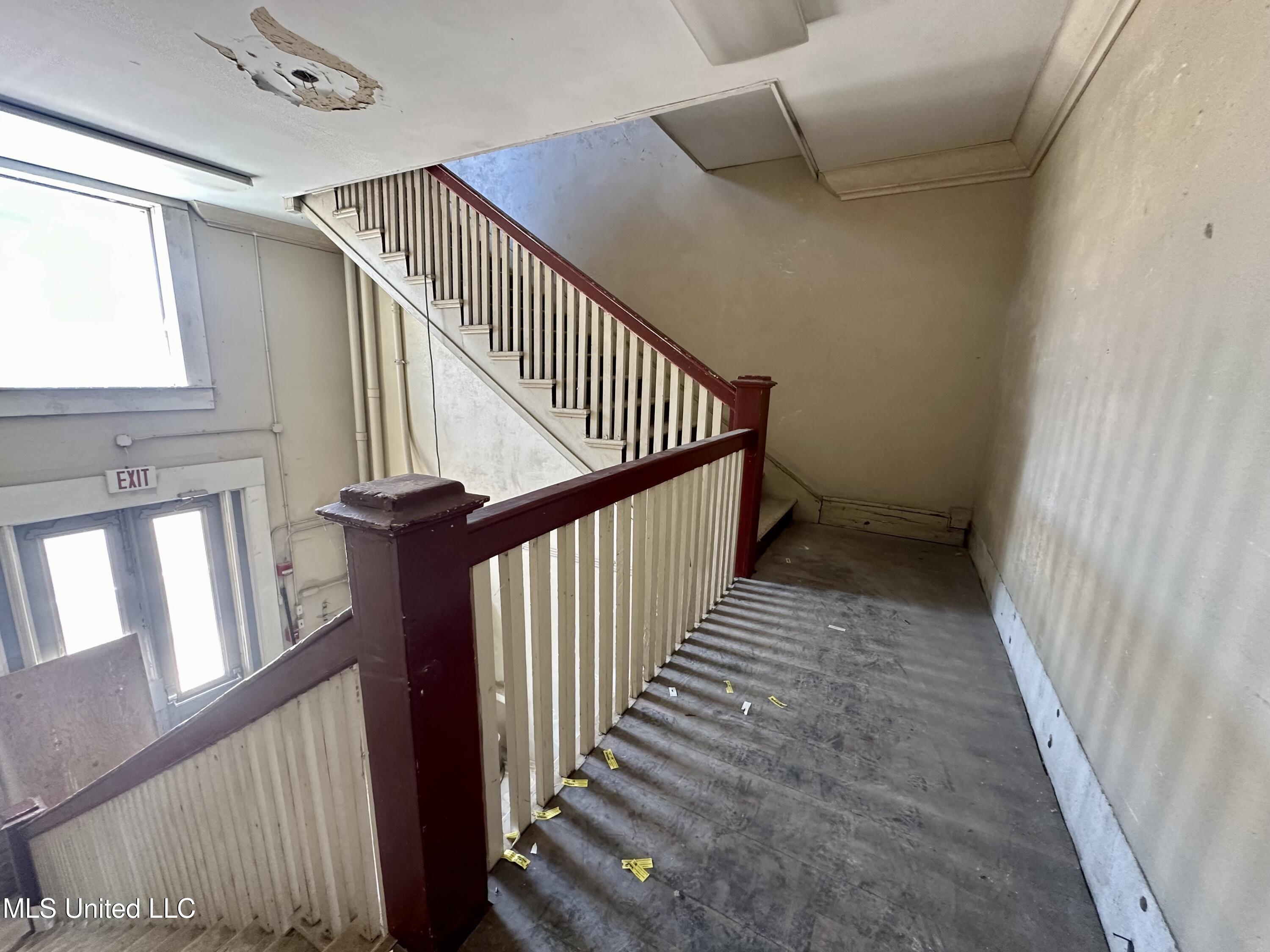 230 Main Street Property Photo 7