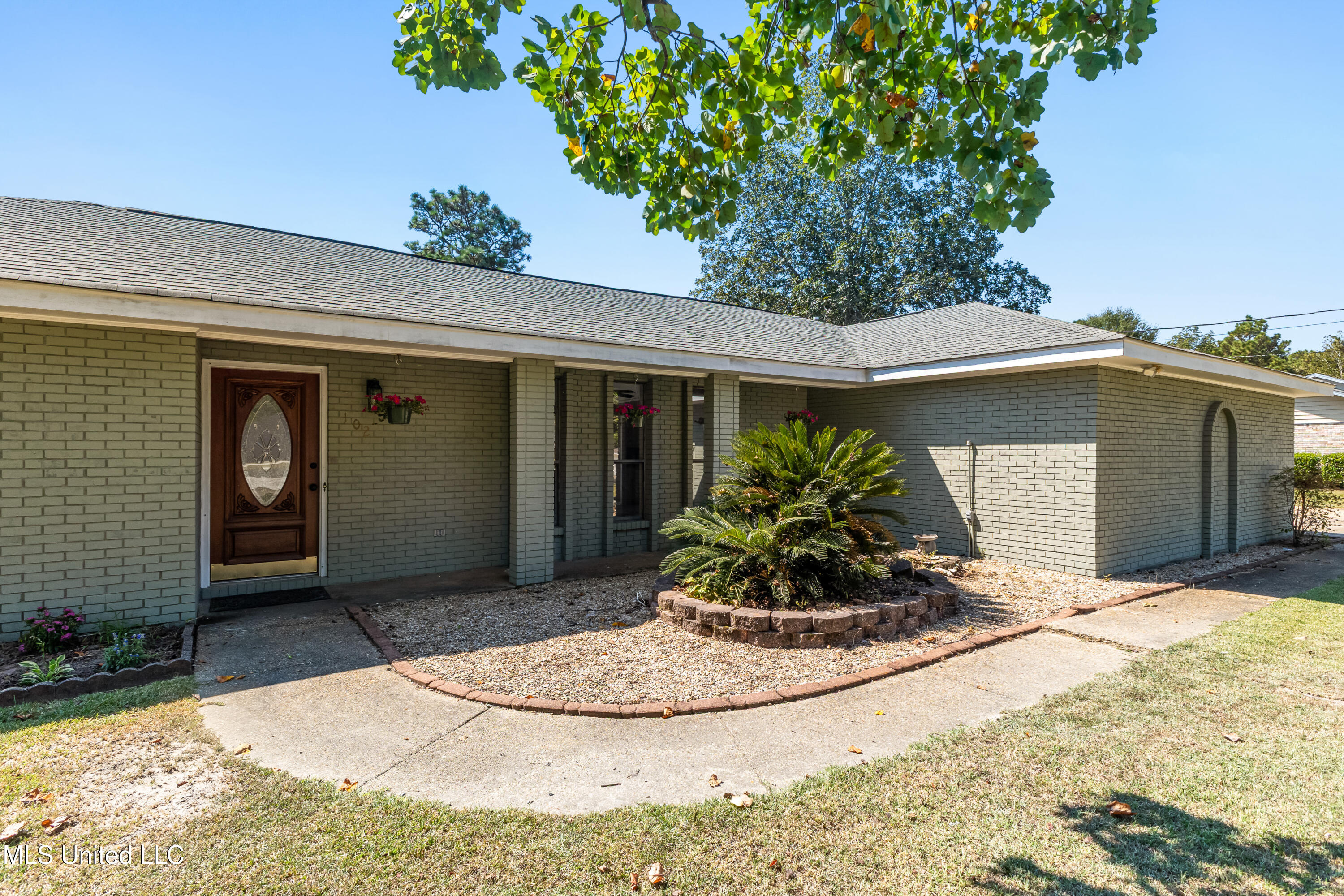 102 Little John Drive Property Photo 5