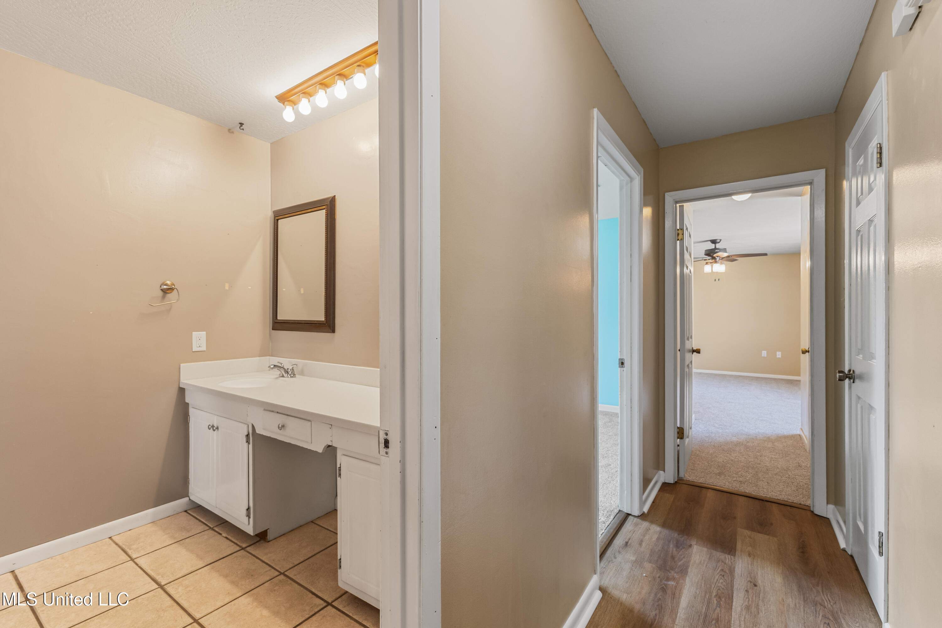 102 Little John Drive Property Photo 14