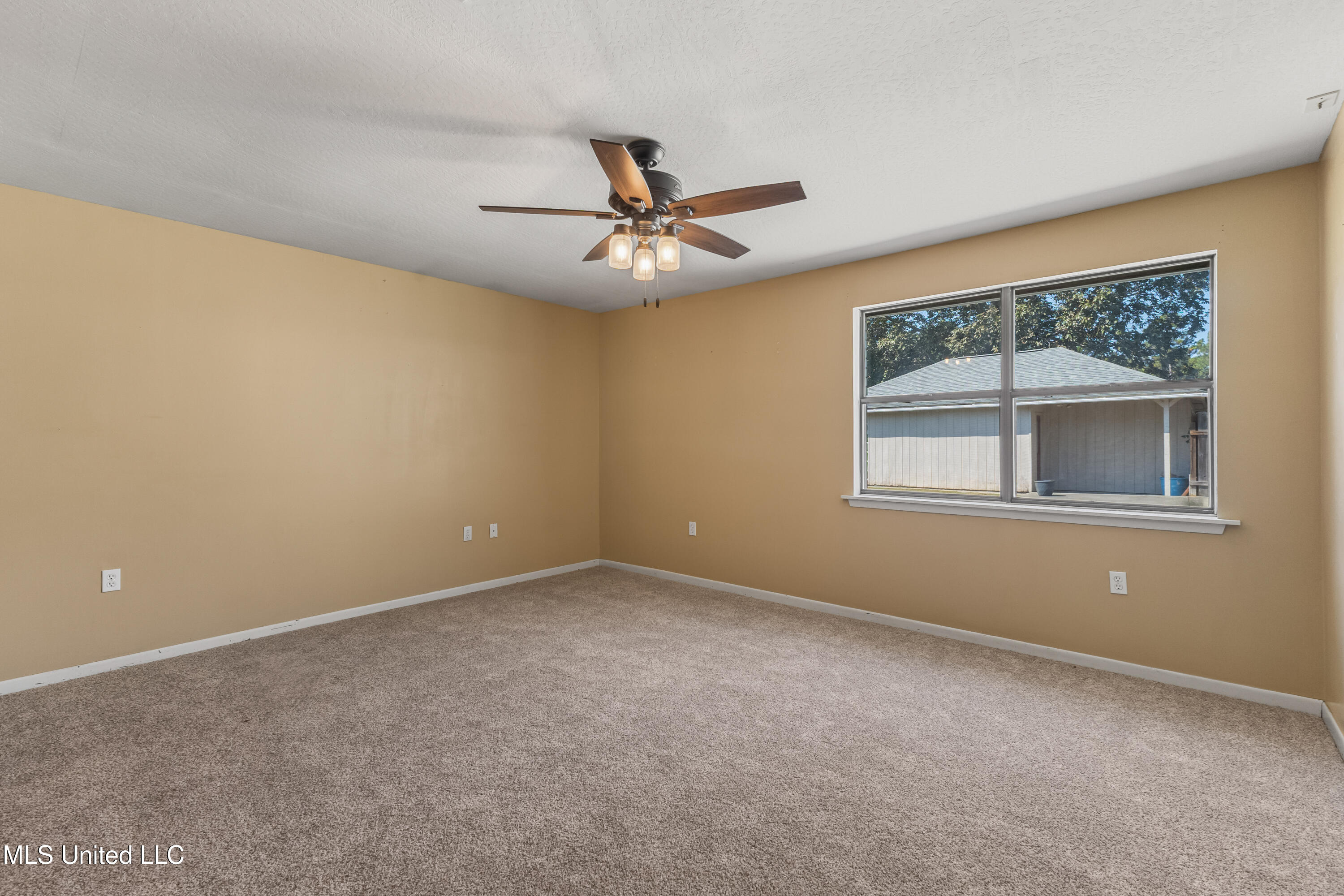 102 Little John Drive Property Photo 15