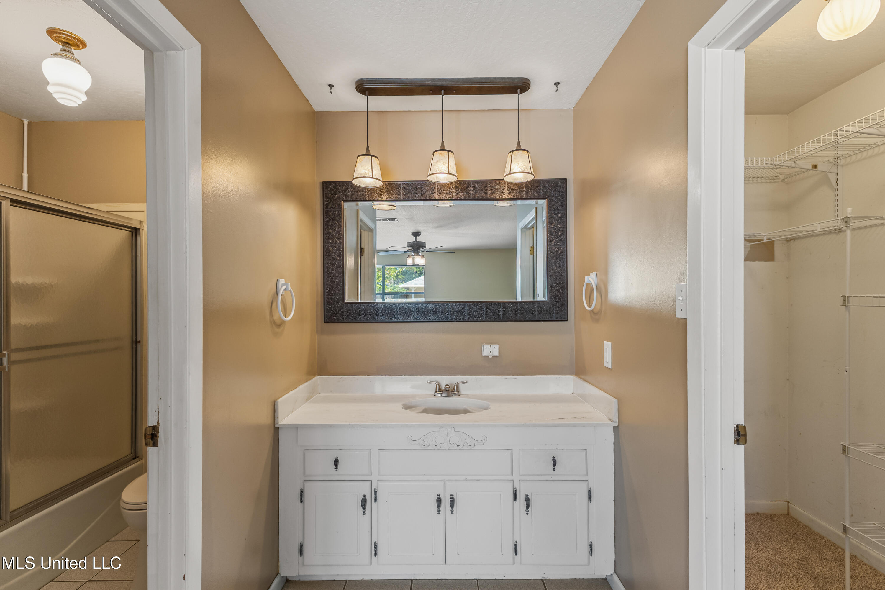 102 Little John Drive Property Photo 17