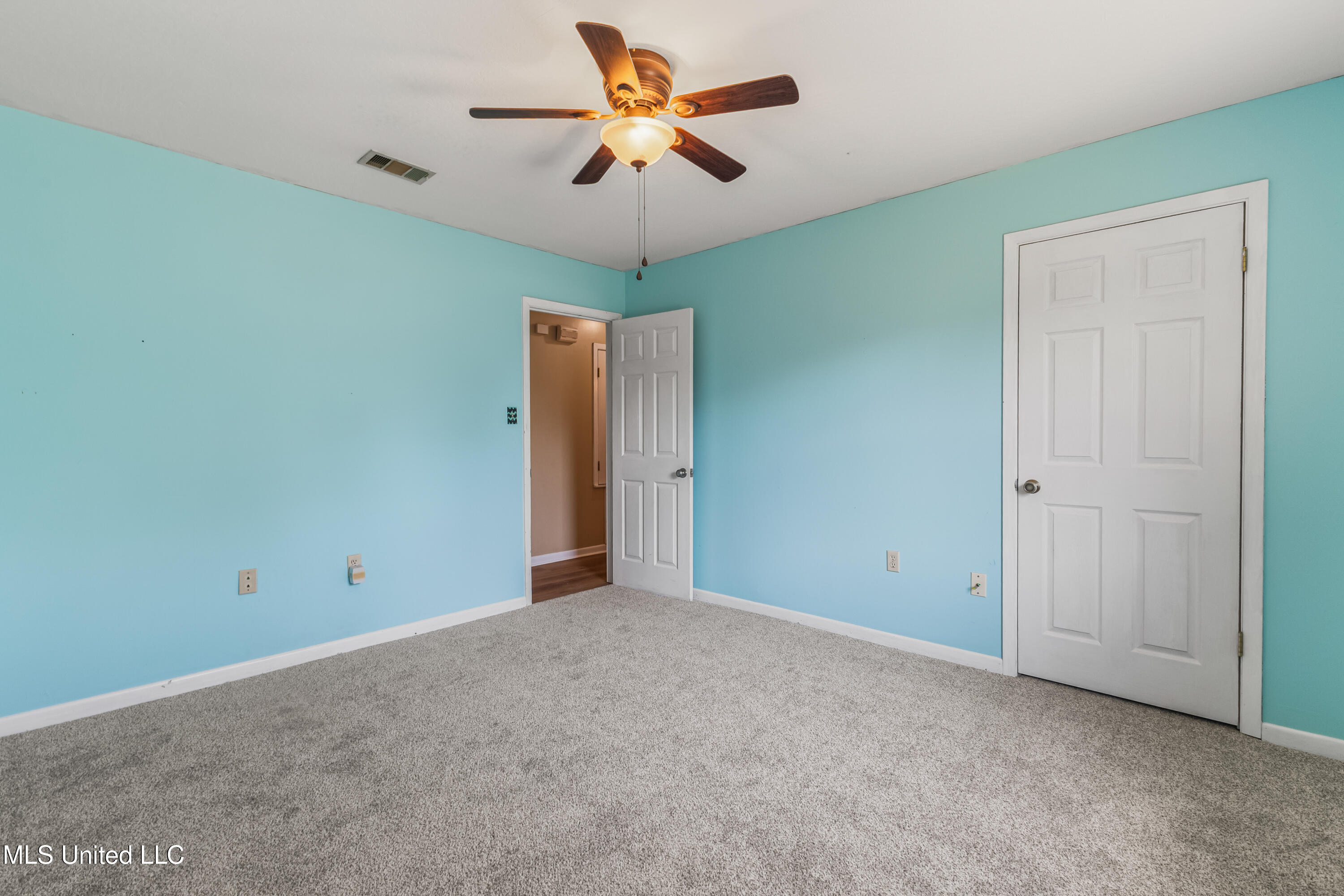 102 Little John Drive Property Photo 19