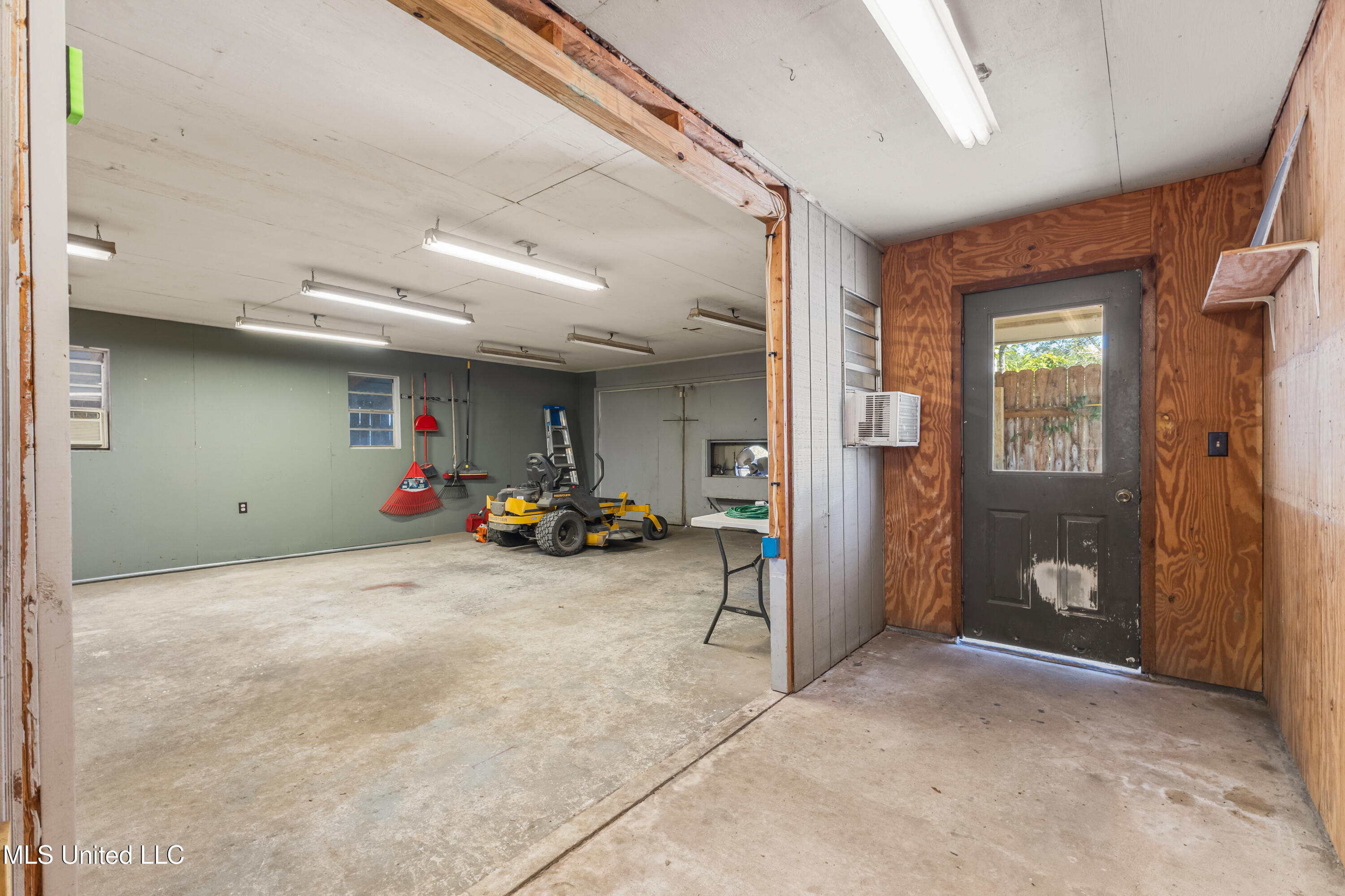 102 Little John Drive Property Photo 23