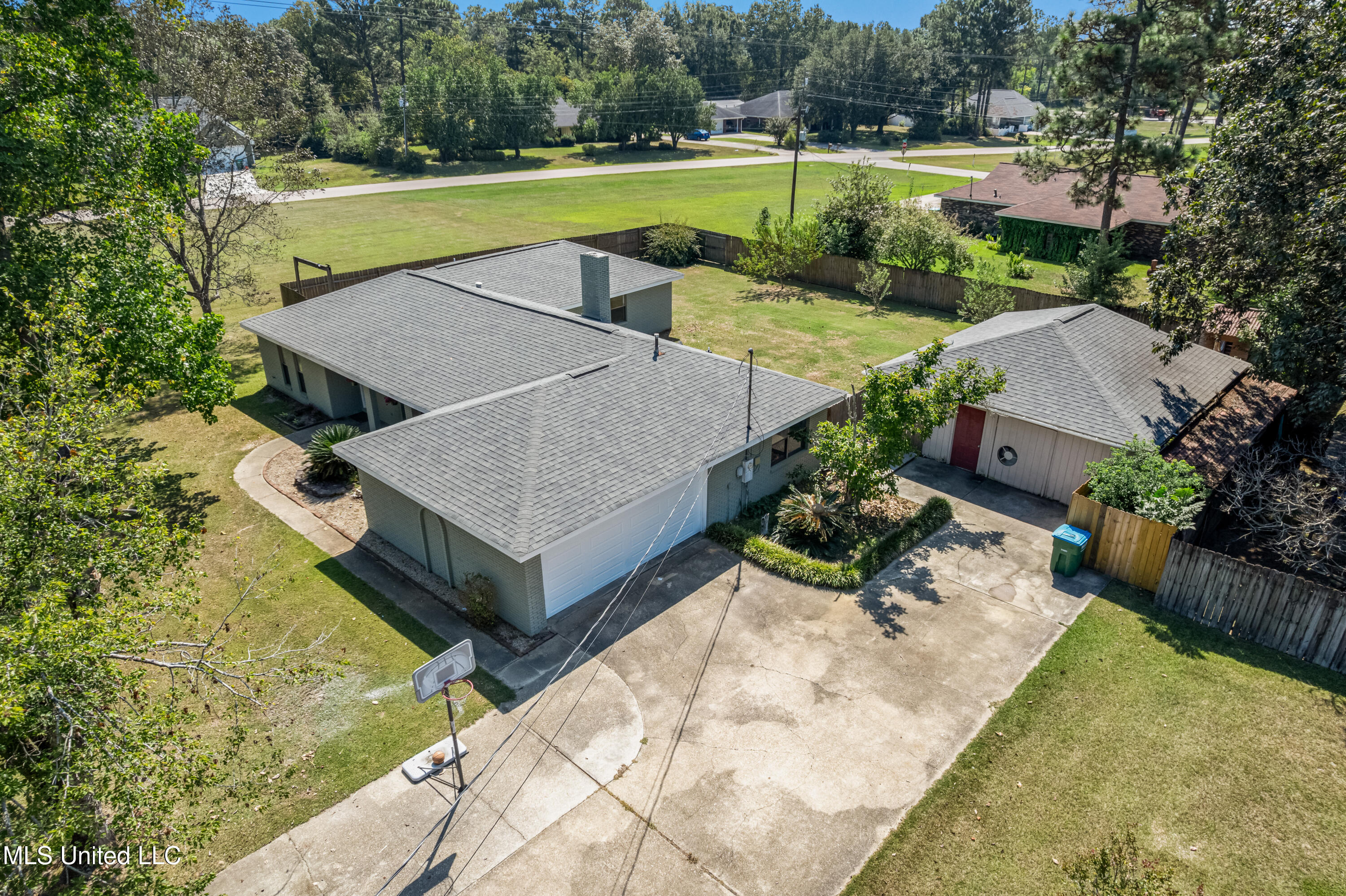 102 Little John Drive Property Photo 35