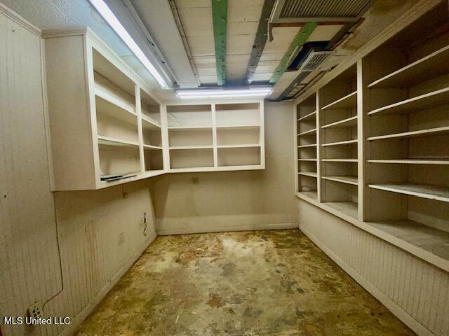 120 Railroad Ave Property Photo 11