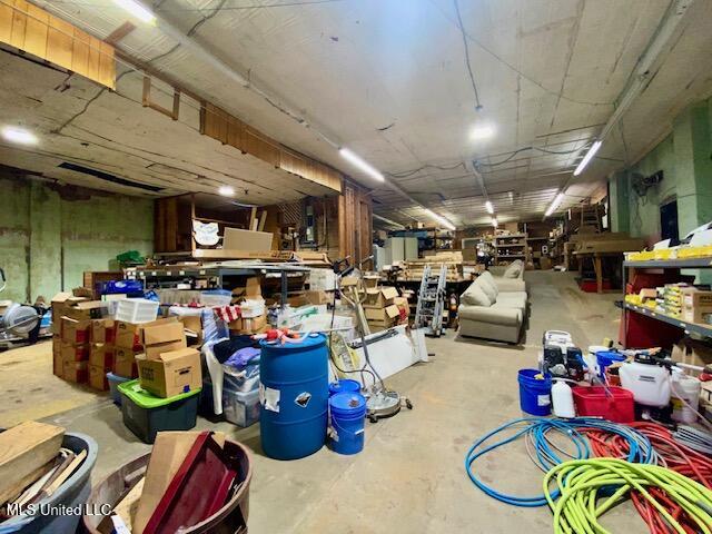 120 Railroad Ave Property Photo 21