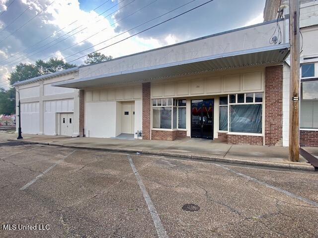 120 S Railroad Ave Property Photo 2
