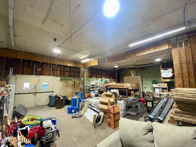 125 S Front St Property Photo 6