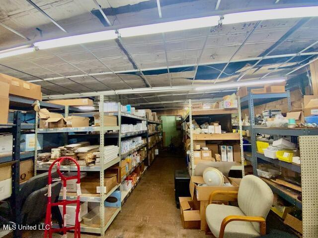 125 S Front St Property Photo 9