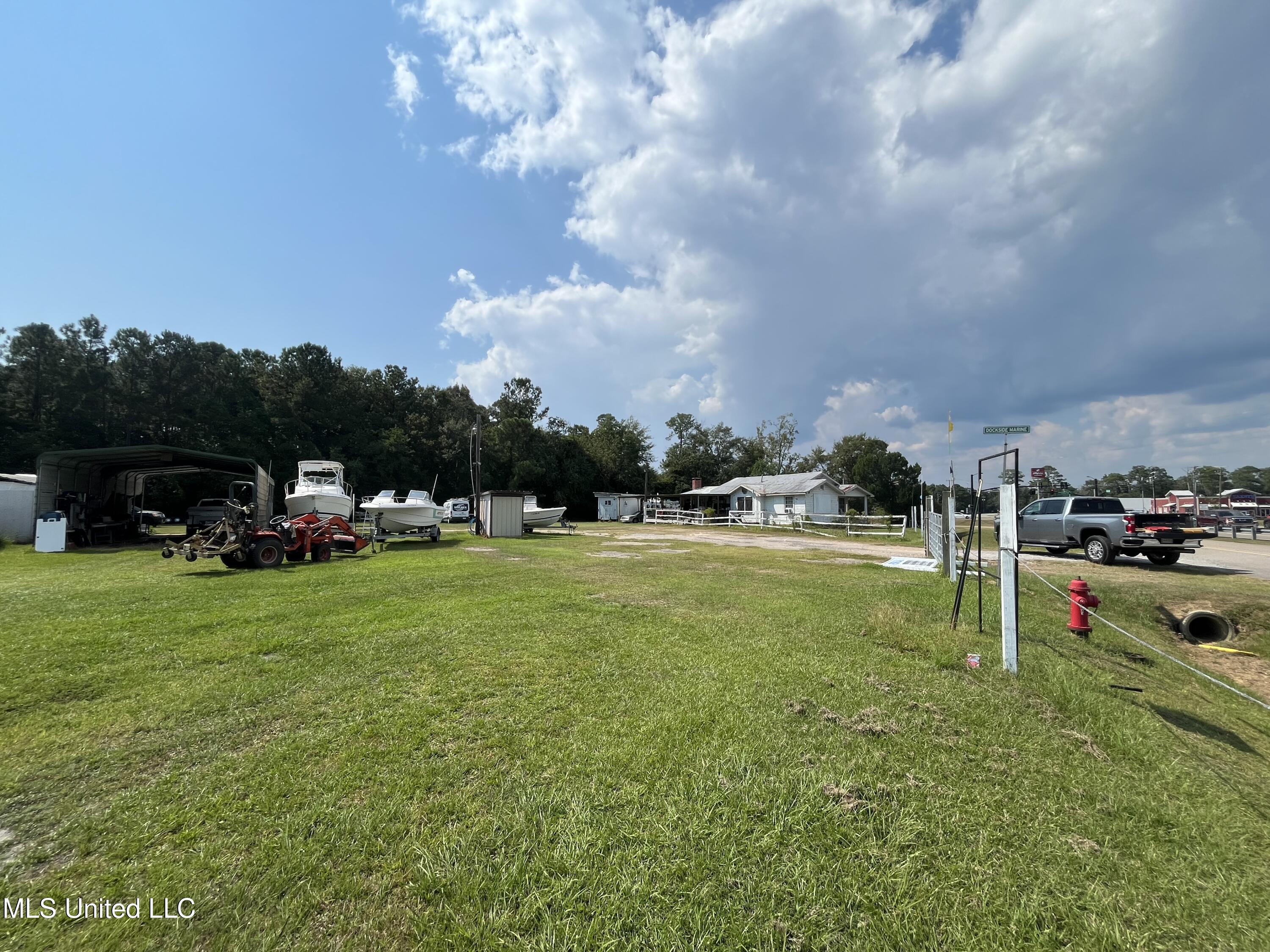 10853 Old Highway 67 Property Photo 5