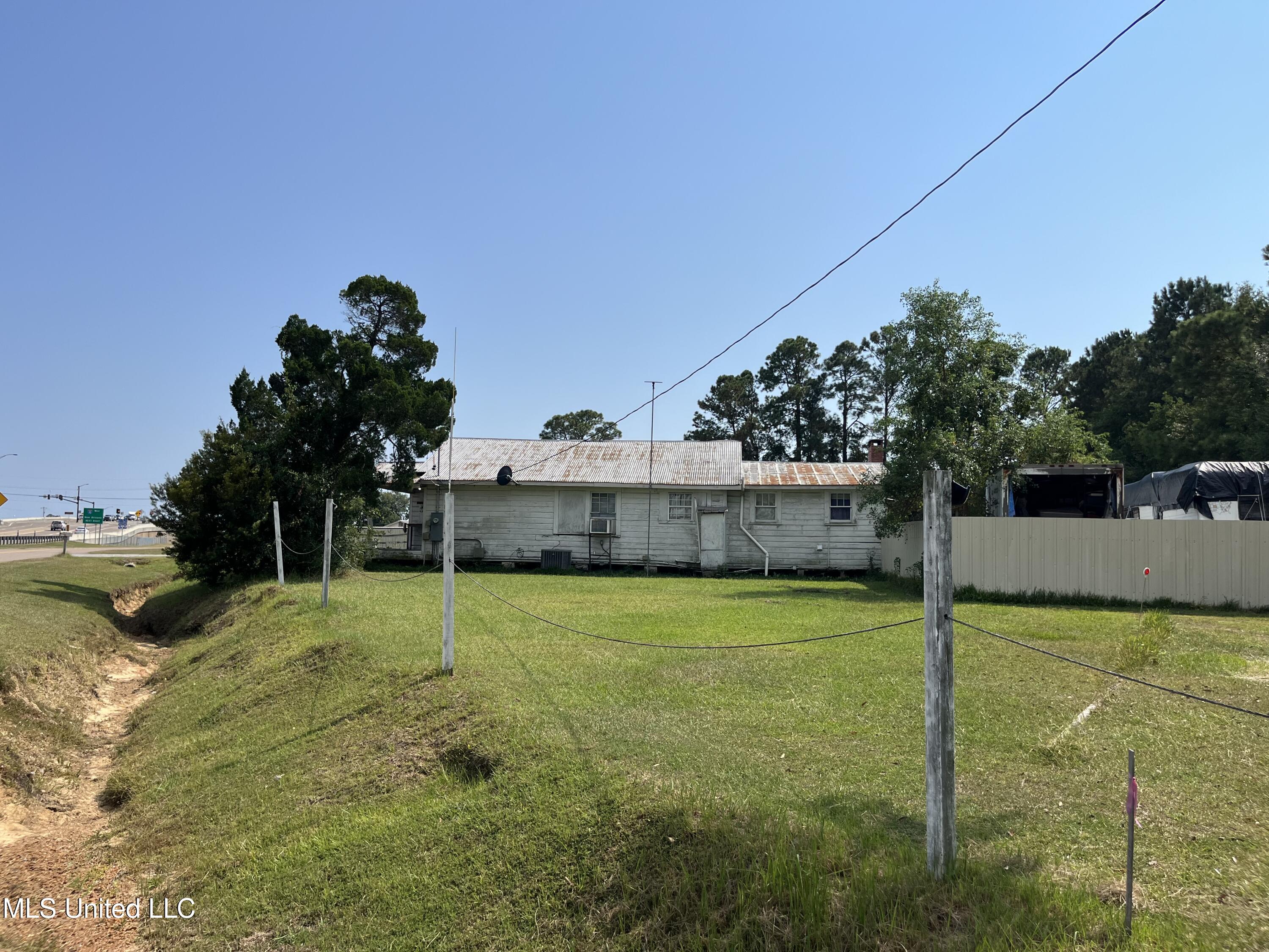 10853 Old Highway 67 Property Photo 12