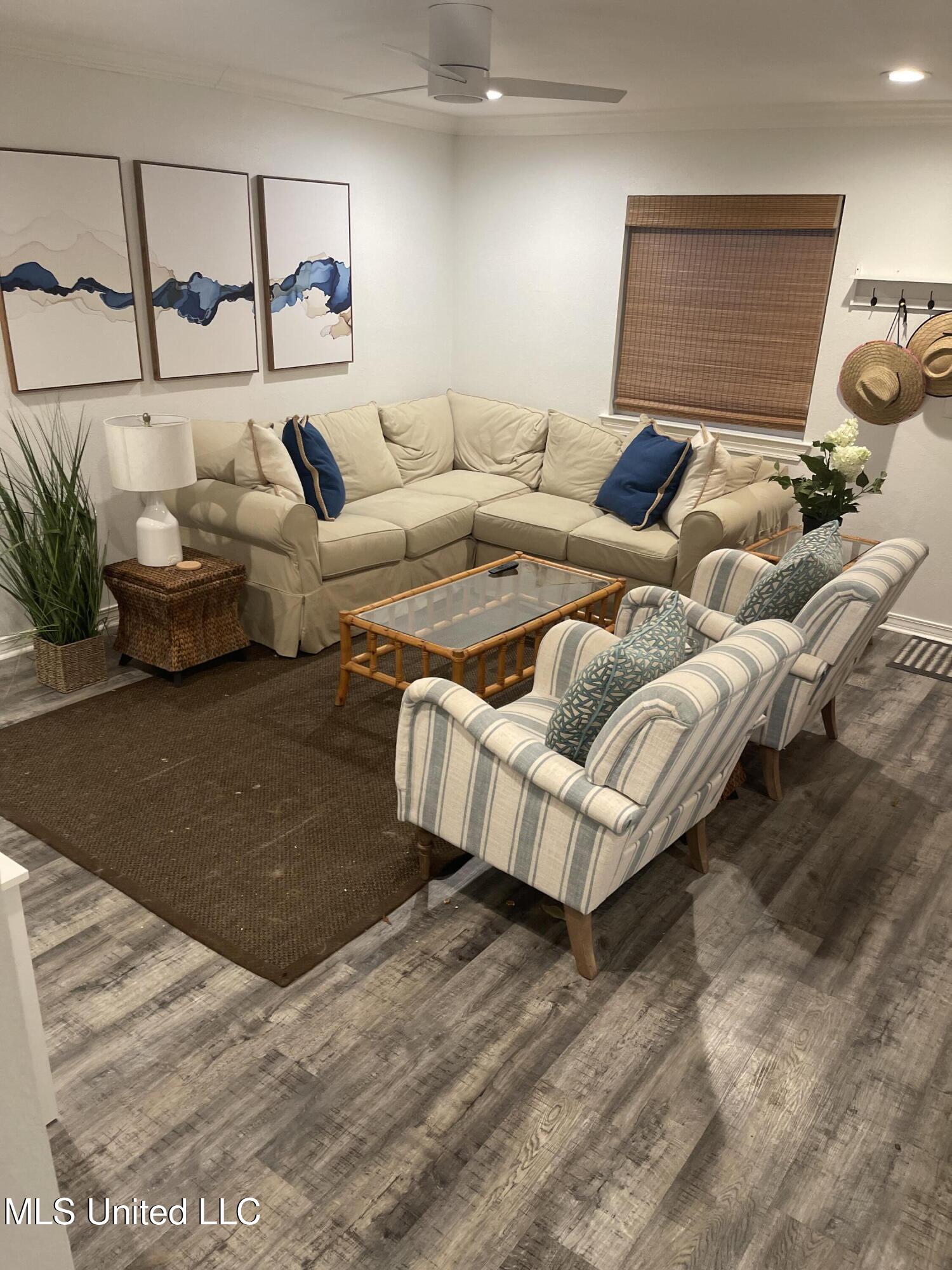 1282 Beach Boulevard Property Photo 8