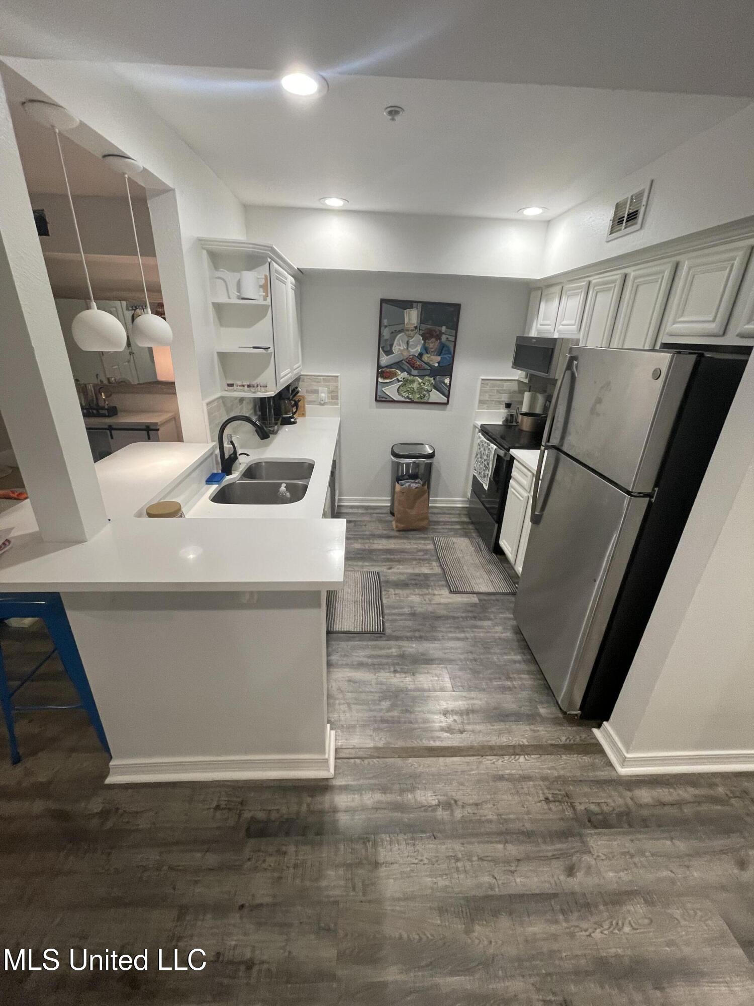 1282 Beach Boulevard Property Photo 14