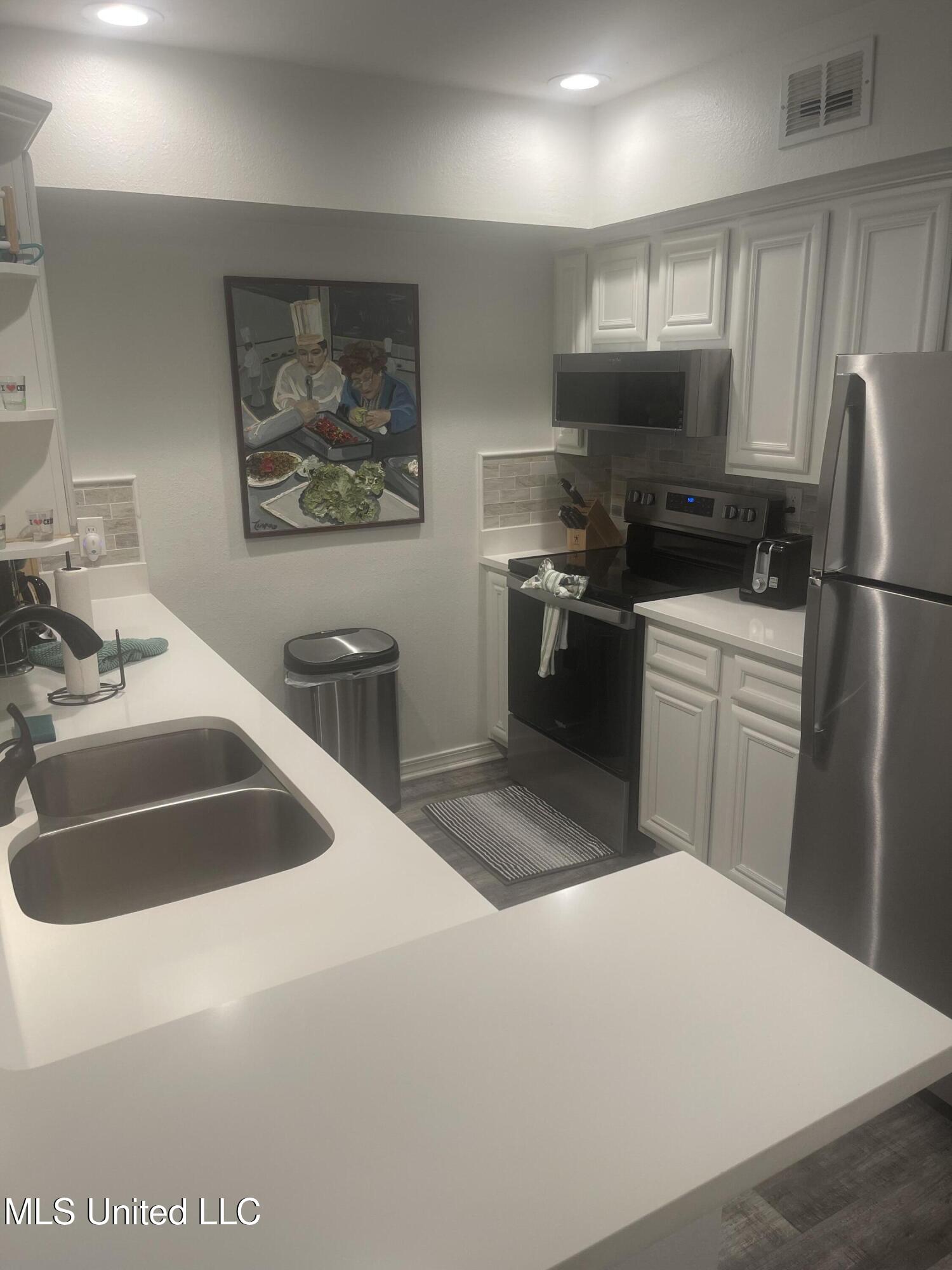 1282 Beach Boulevard Property Photo 16