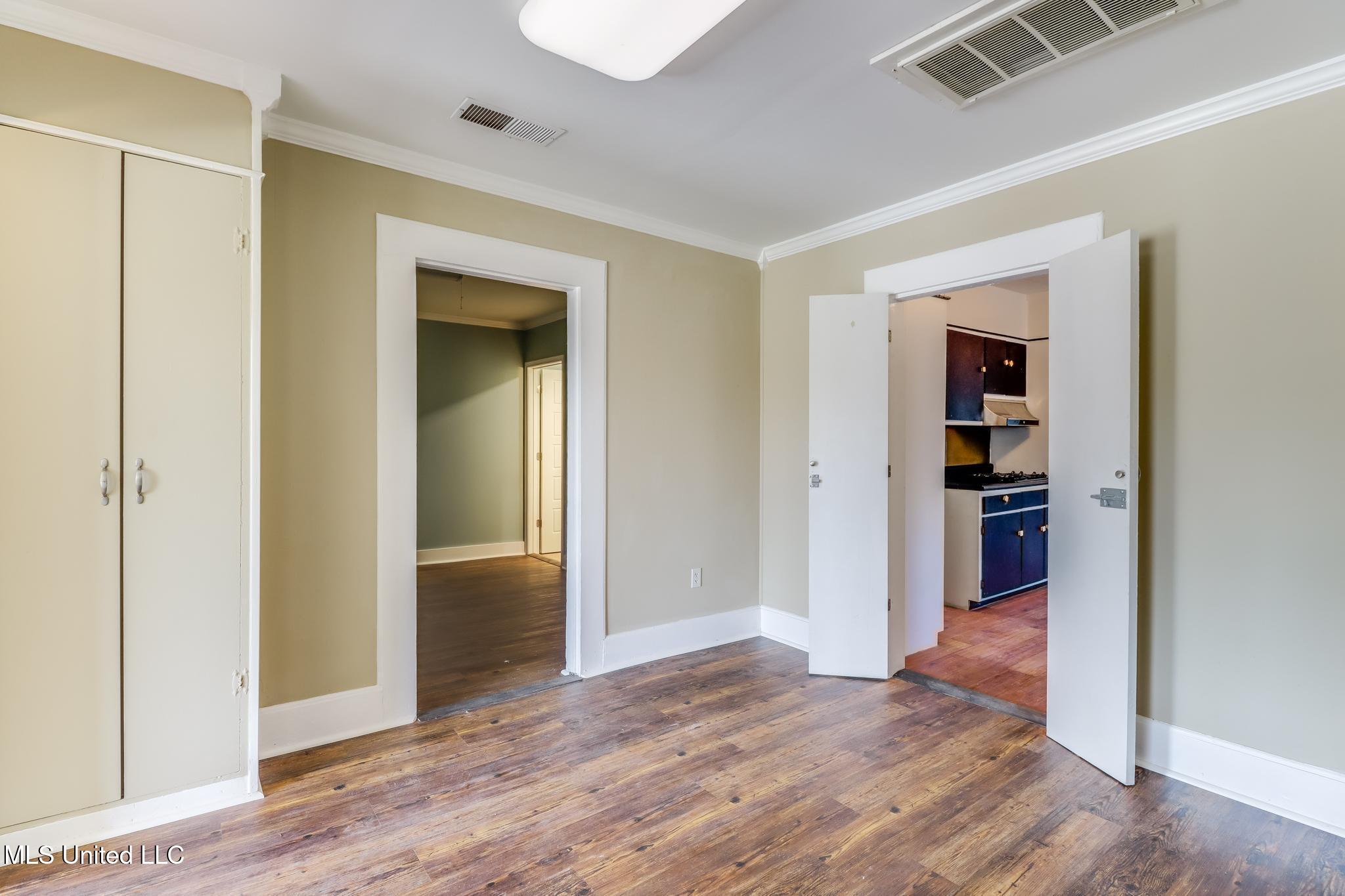 558 E Pass Road Property Photo 8