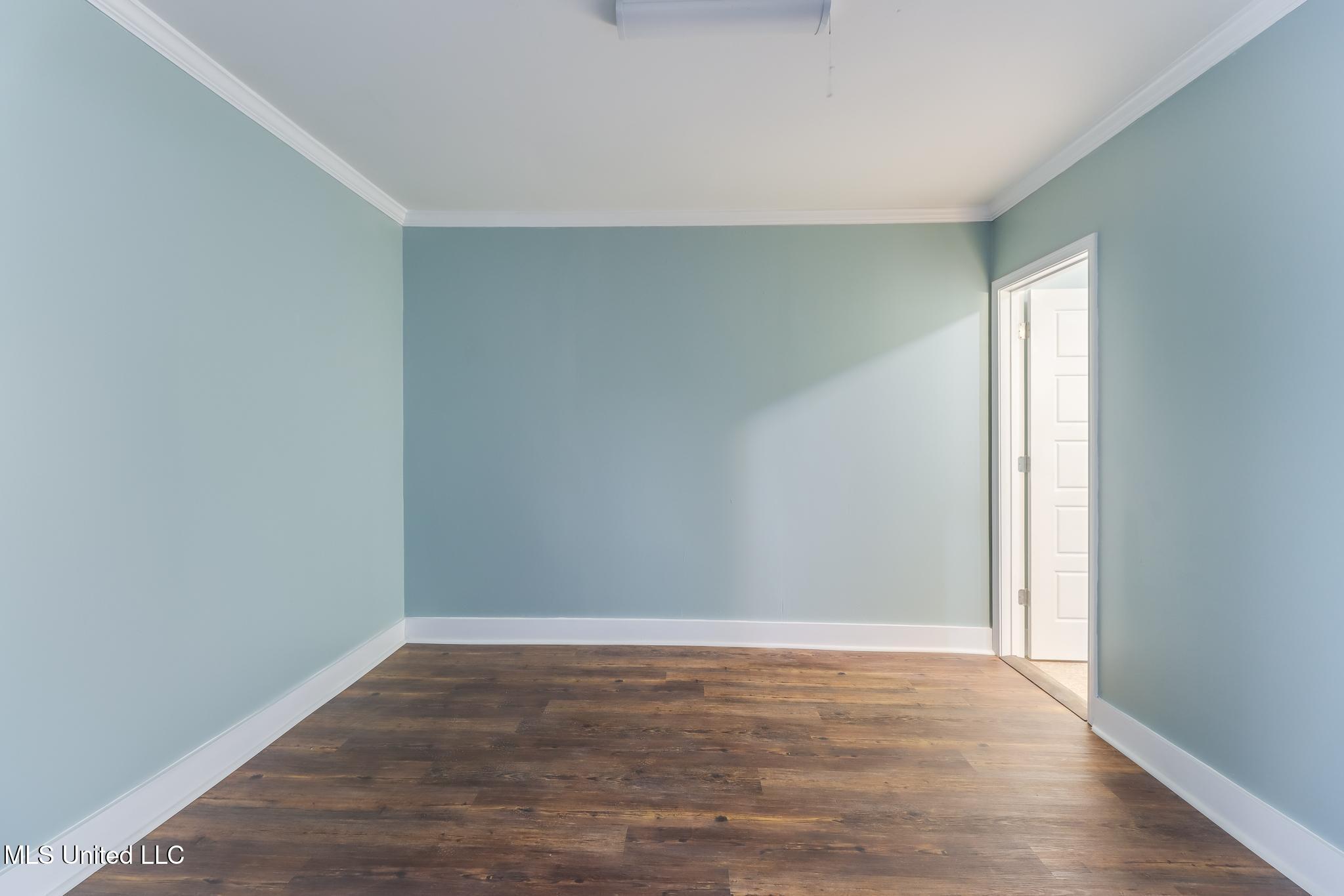 558 E Pass Road Property Photo 10