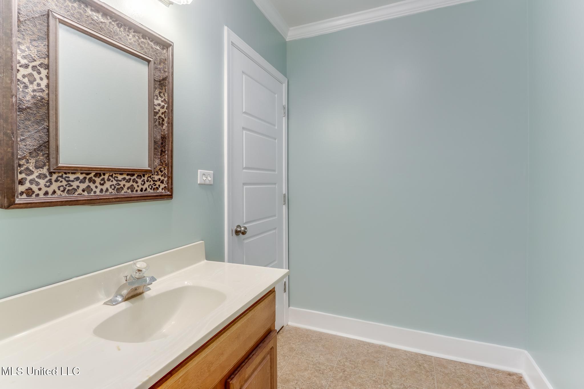 558 E Pass Road Property Photo 16