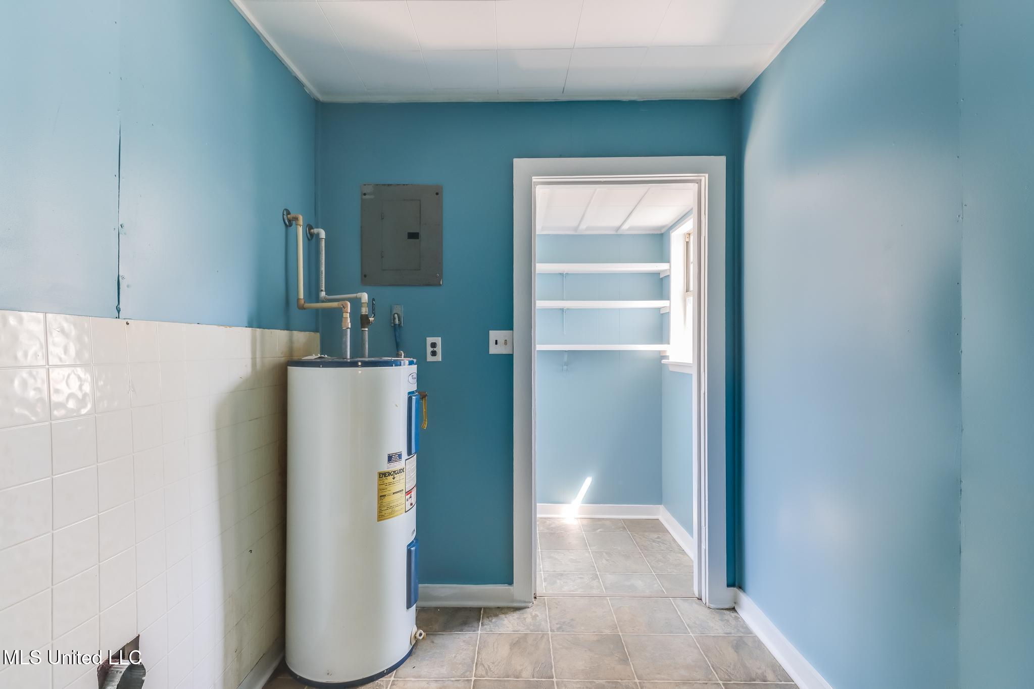 558 E Pass Road Property Photo 17