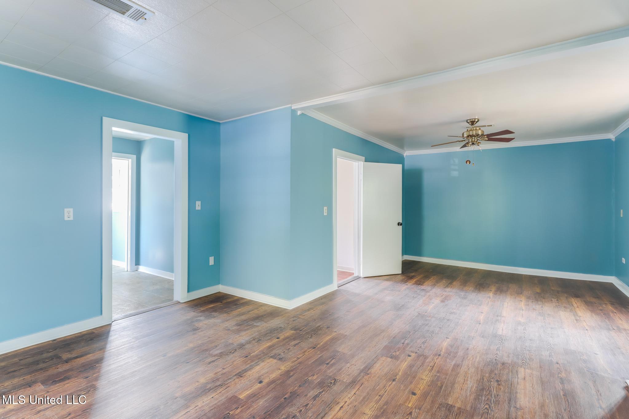 558 E Pass Road Property Photo 19