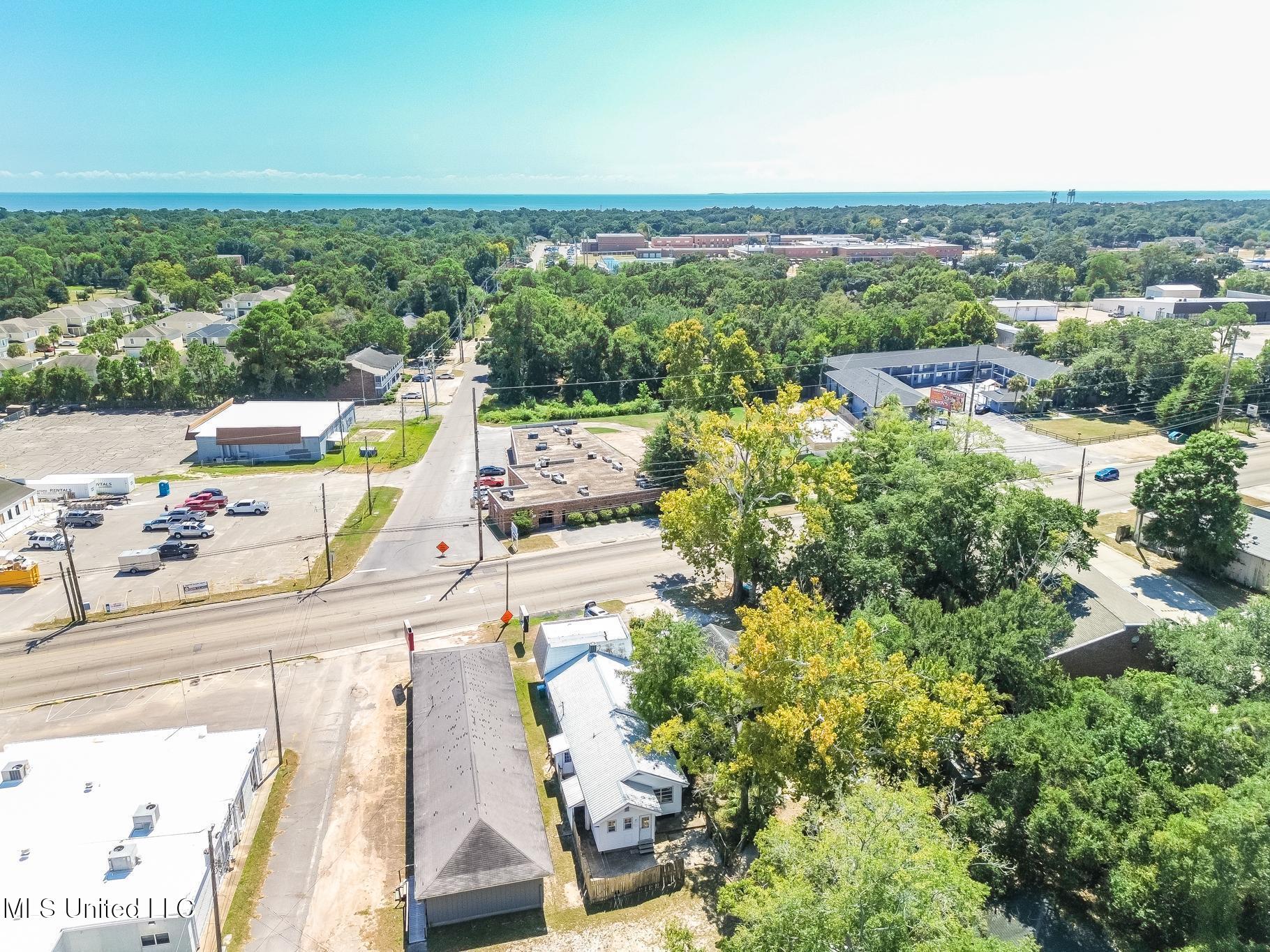 558 E Pass Road Property Photo 26