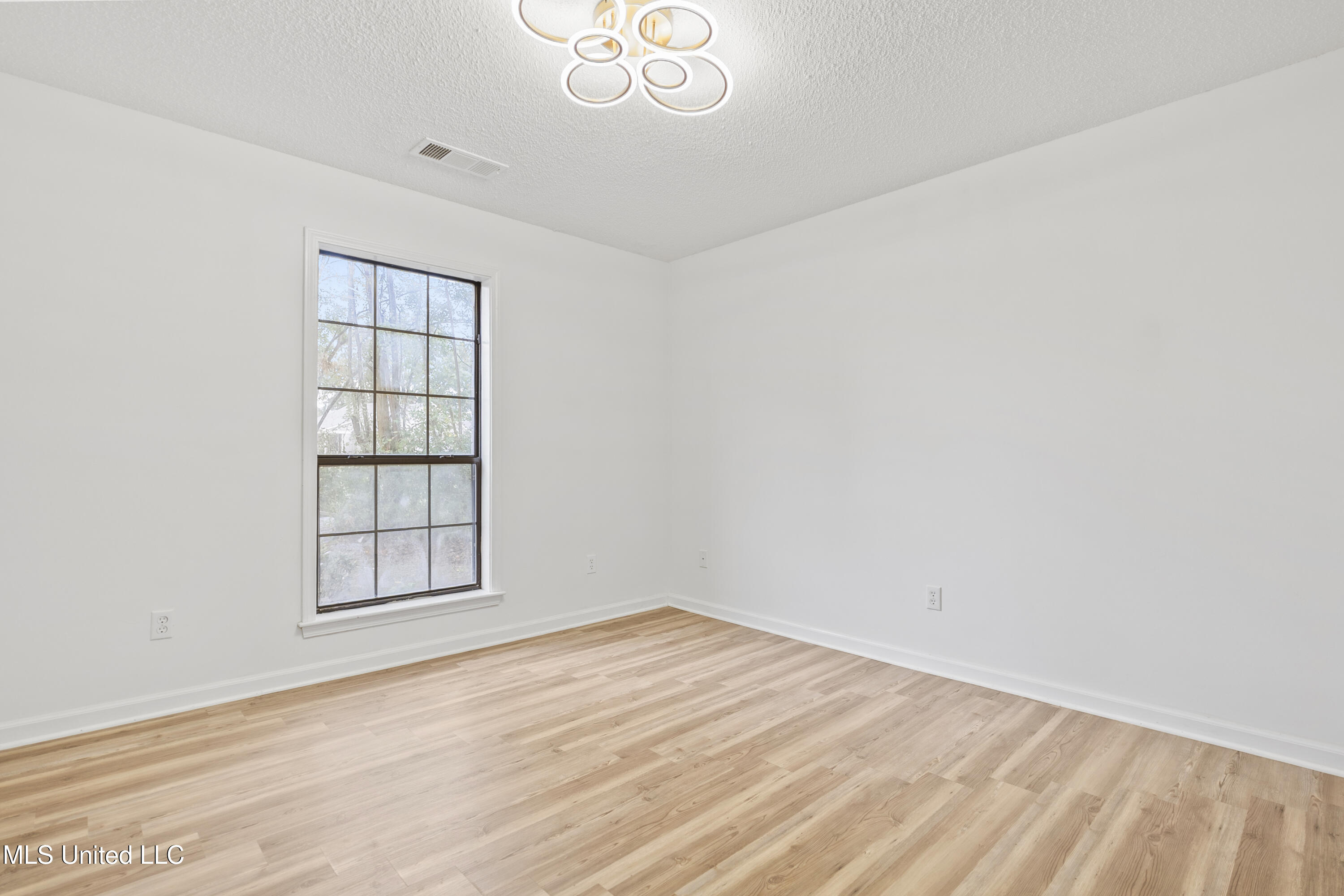 132 Keestone Drive Property Photo 13