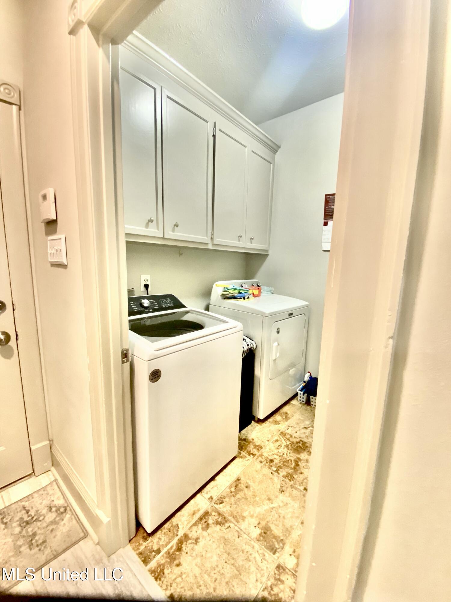 108 Honeysuckle Lane Property Photo 10