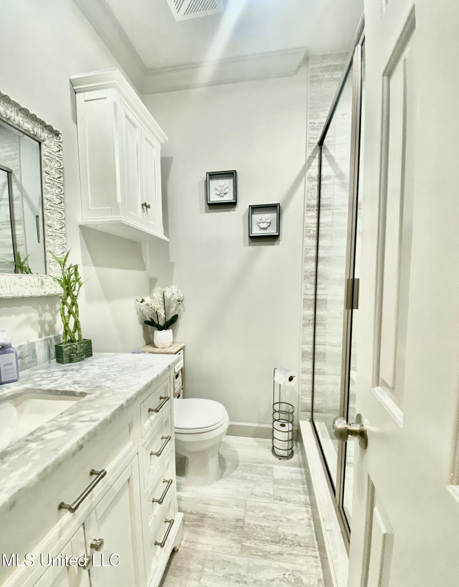 108 Honeysuckle Lane Property Photo 18