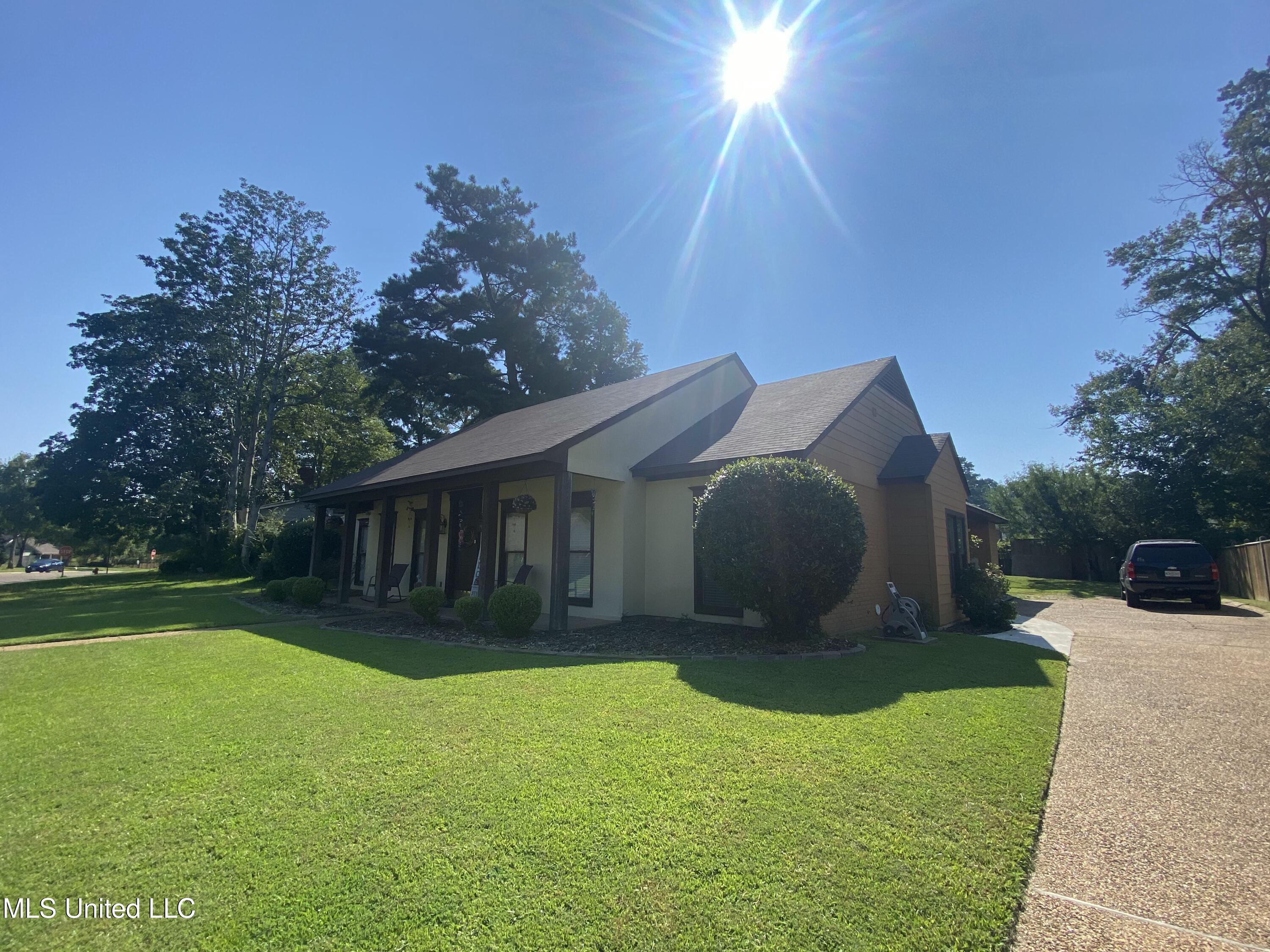108 Honeysuckle Lane Property Photo 24