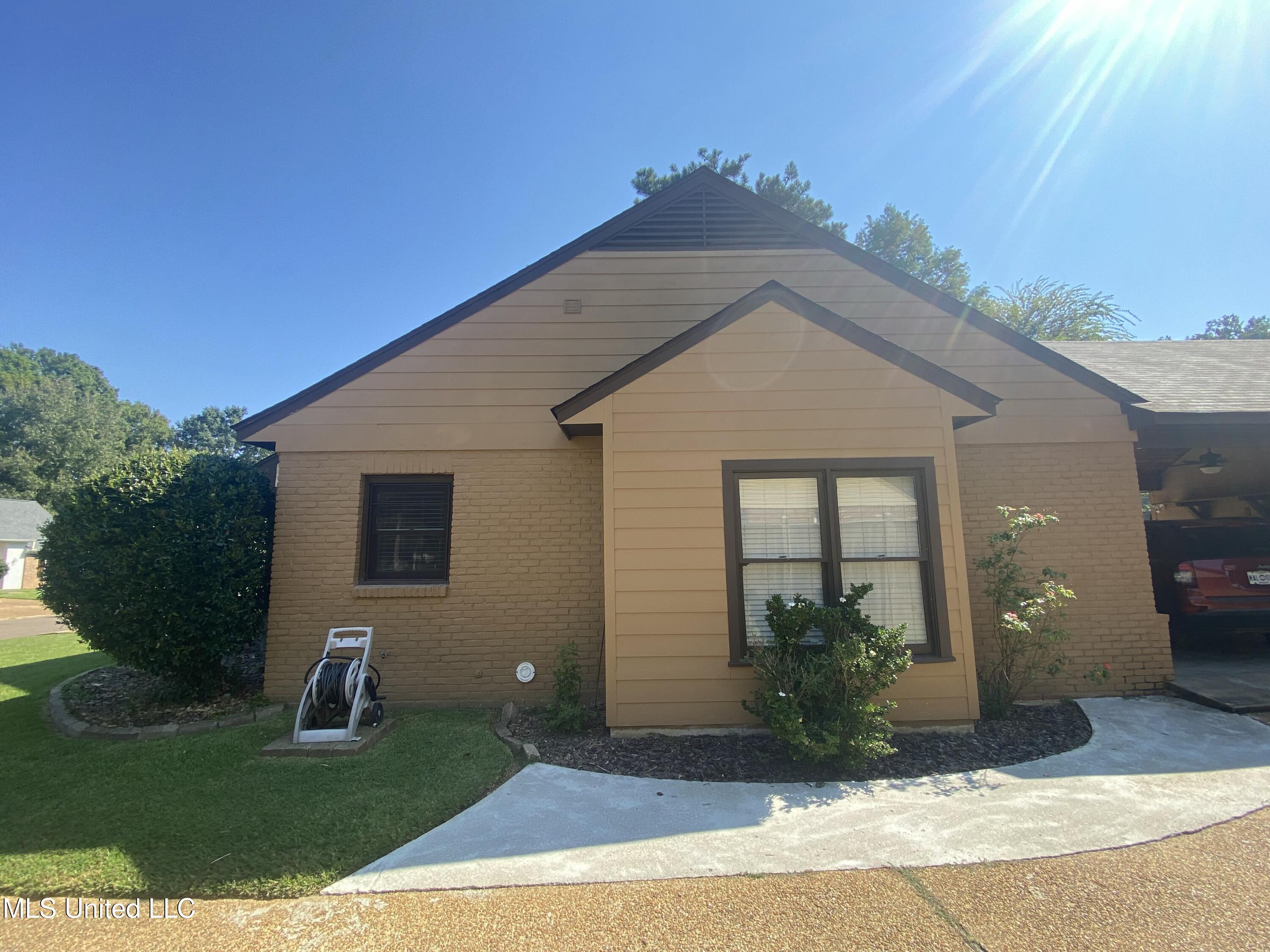 108 Honeysuckle Lane Property Photo 25