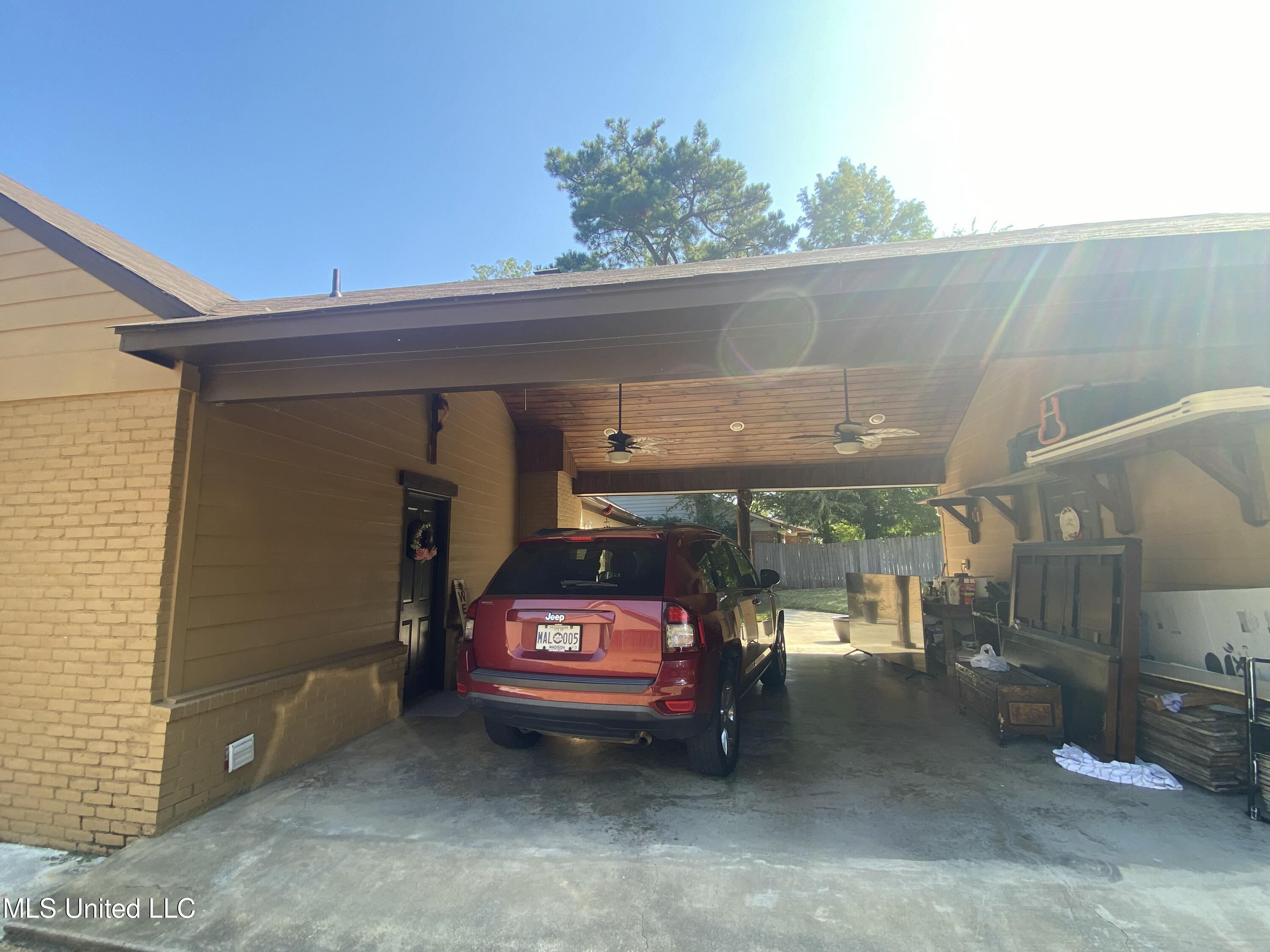 108 Honeysuckle Lane Property Photo 26